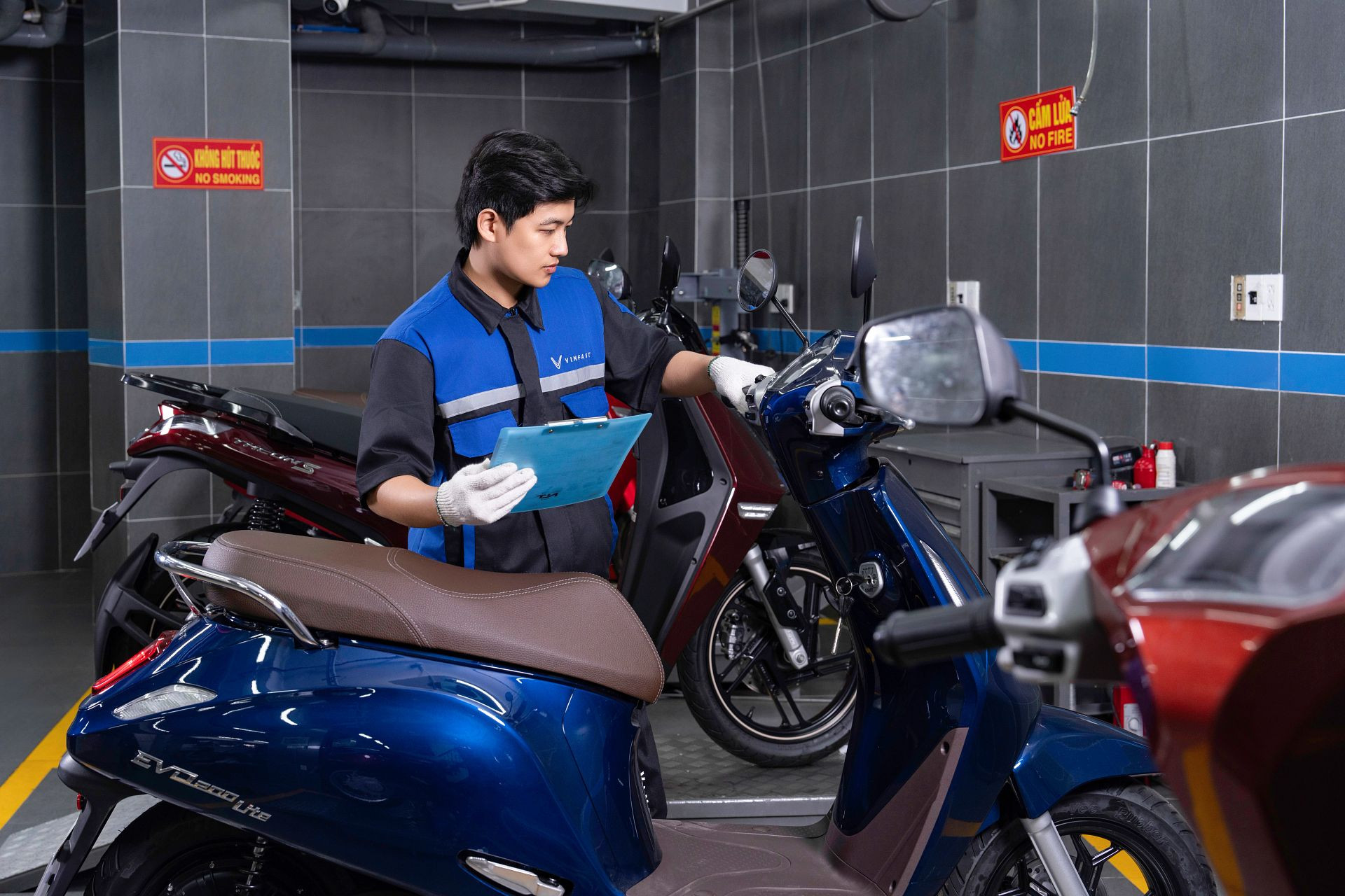 Gần 800 cơ sở kinh doanh và dịch vụ, chủ xe máy điện VinFast thêm an tâm