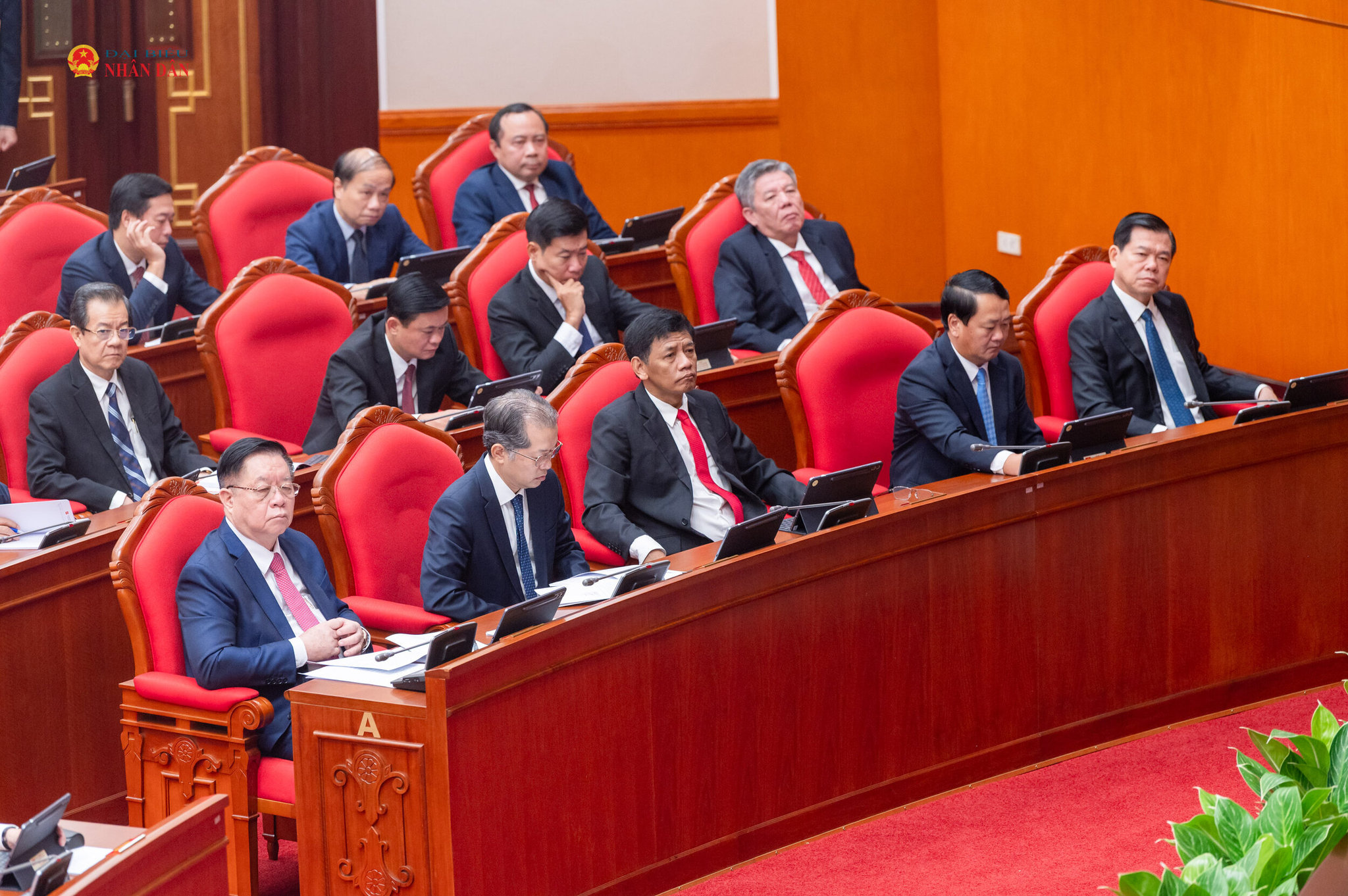 Các đại biểu dự khai mạc Hội nghị Trung ương 4, khóa XIV
