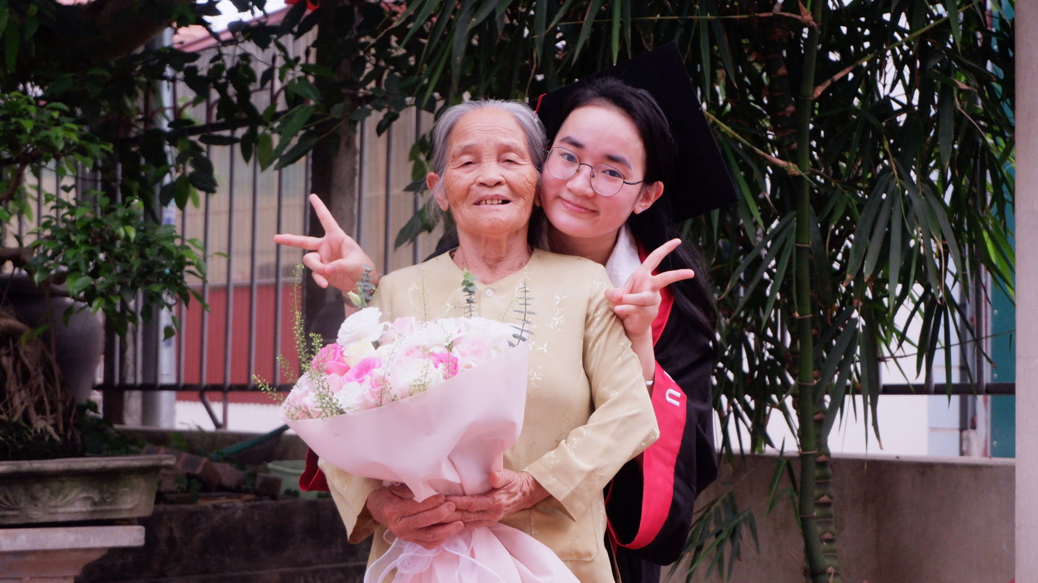 Ảnh với bà nội kính yêu