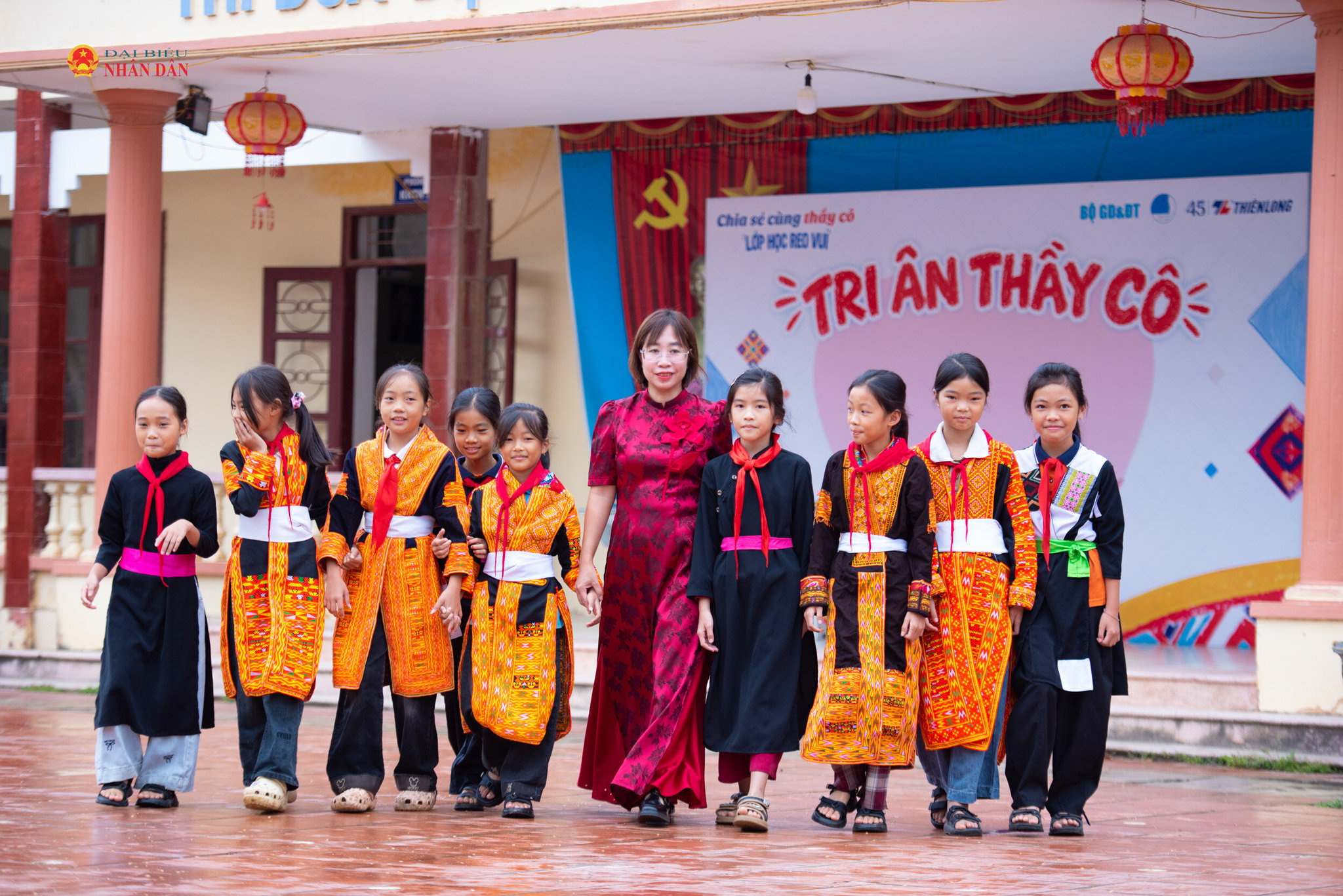“Lớp học reo vui” thắp sáng niềm tin nơi điểm trường vùng khó