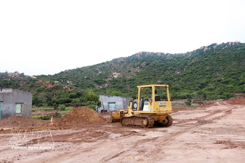 Construction is underway on the resettlement area serving the Ninh Thuan 2 nuclear power plant project (Photo: VNA)