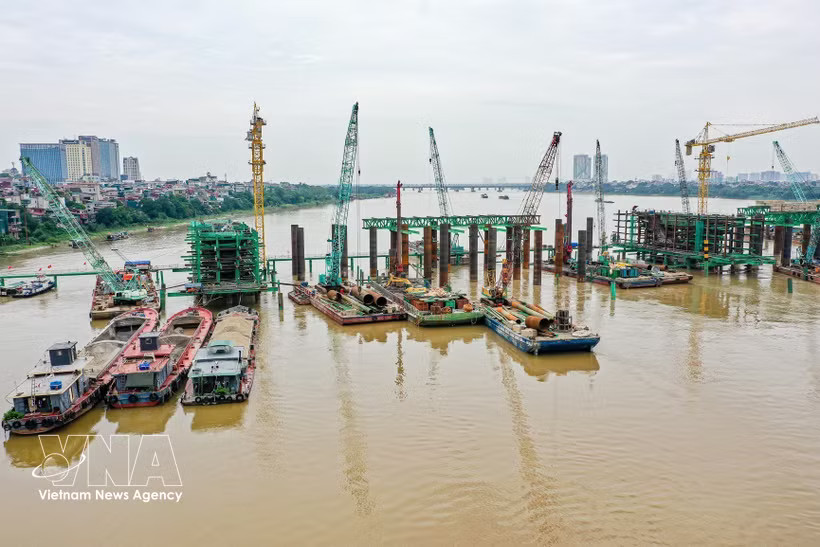 The construction site of the Tran Hung Dao Bridge project (Photo: VNA)