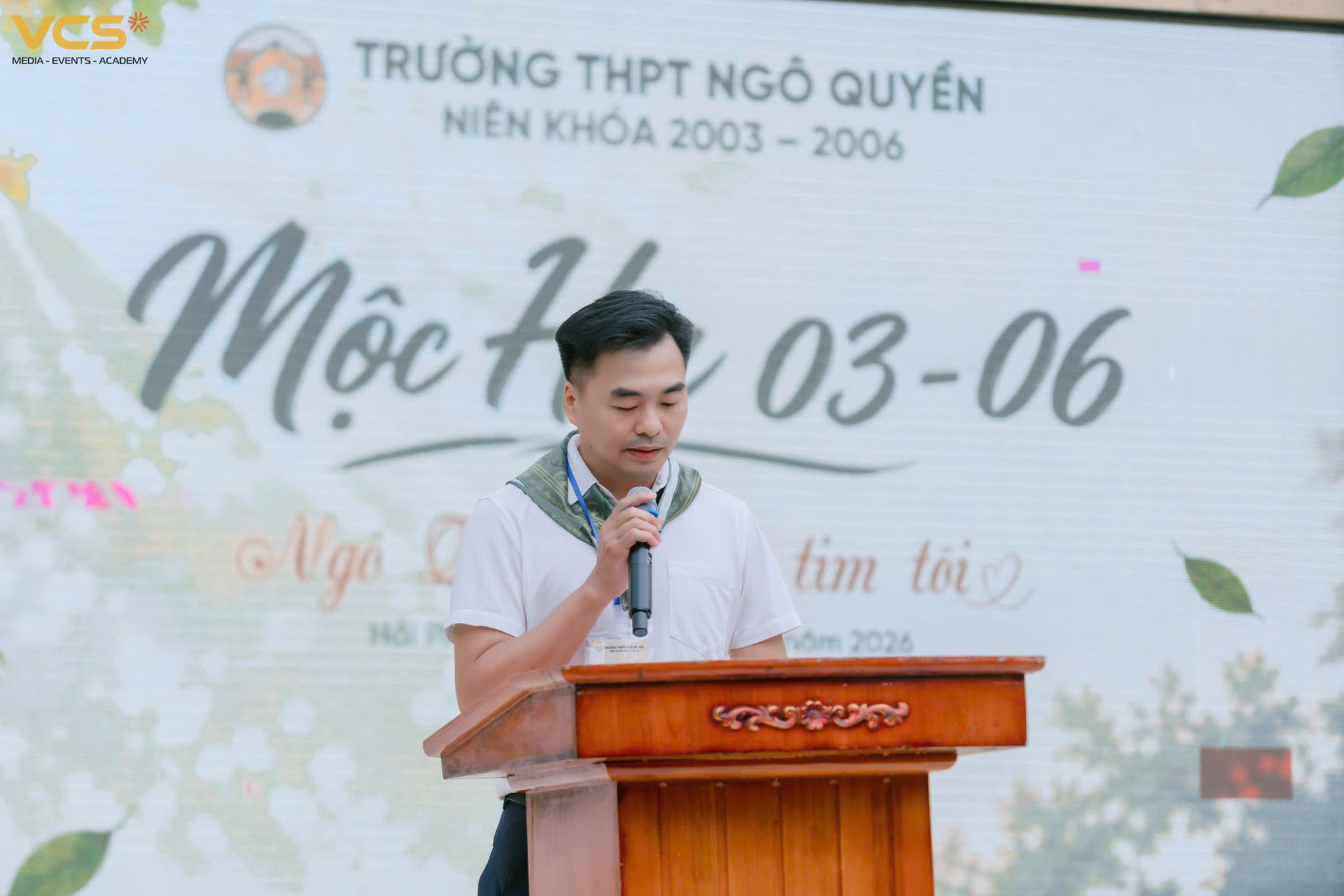 Anh Phạm Cao Thắng, cựu học sinh lớp 12A6, Trưởng Ban liên lạc Hội cựu học sinh Trường THPT Ngô Quyền niên khóa 2003 - 2006 phát biểu tại Hội khoá