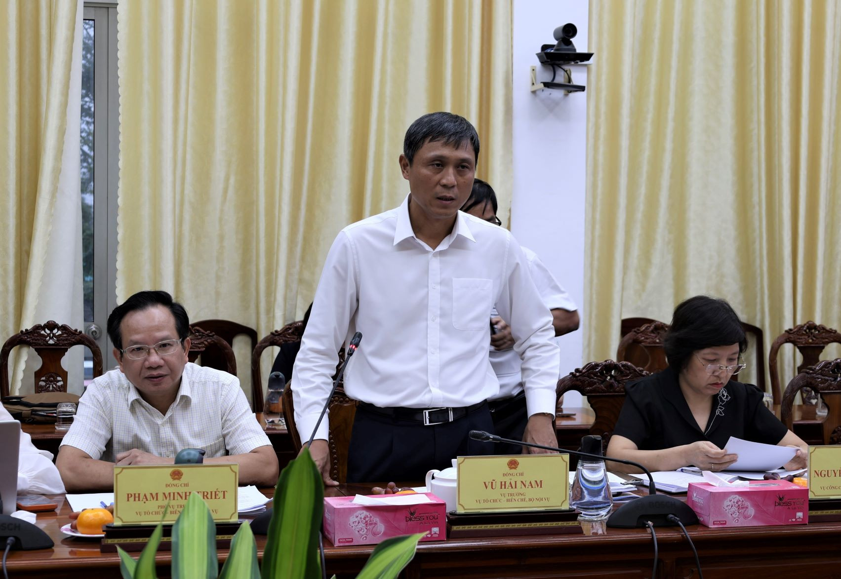 Vụ trưởng Vụ Tổ chức - Biên chế, Bộ Nội vụ Vũ Hải Nam phát biểu tại cuộc làm việc