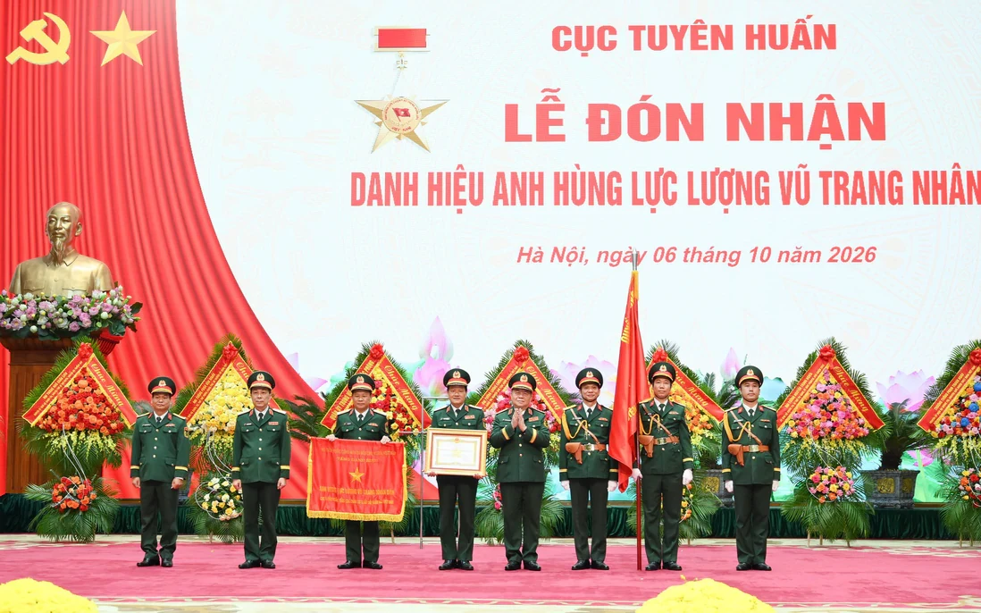 Đại tướng Nguyễn Trọng Nghĩa chúc mừng Cục Tuyên huấn đón nhận danh hiệu Anh hùng Lực lượng vũ trang nhân dân