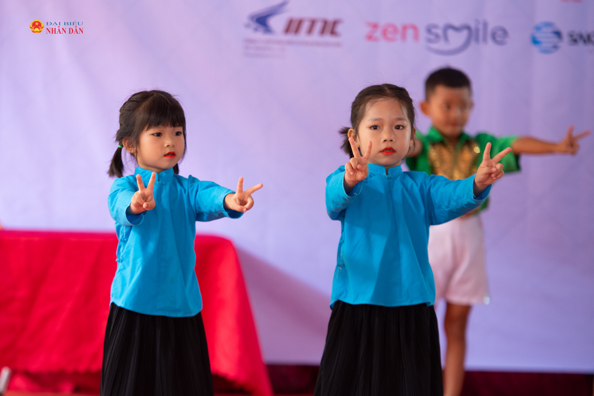 Gieo yêu thương, tiếp thêm động lực cho thầy trò nơi vùng biên vùng biên Hải Sơn