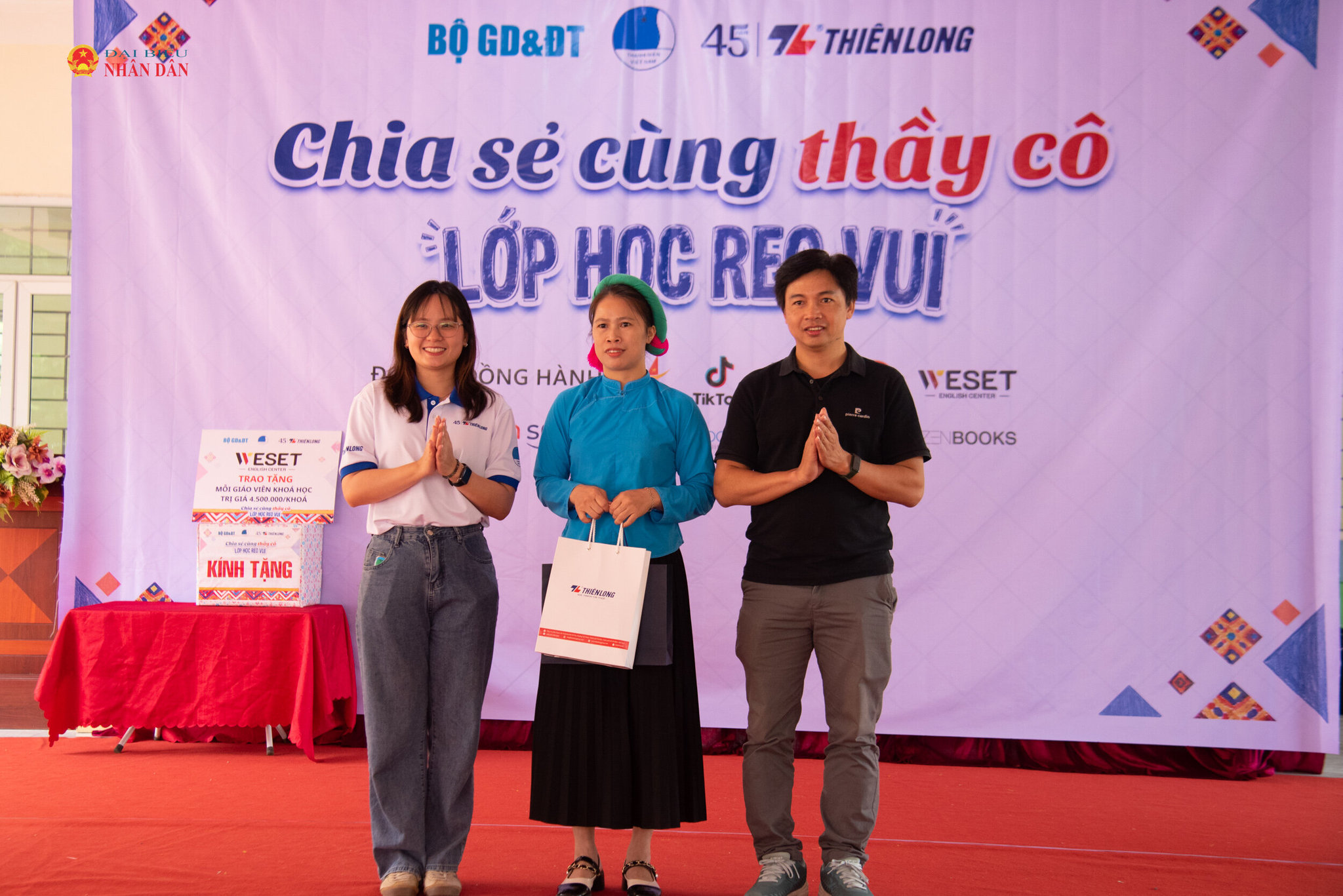 Gieo yêu thương, tiếp thêm động lực cho thầy trò nơi vùng biên vùng biên Hải Sơn