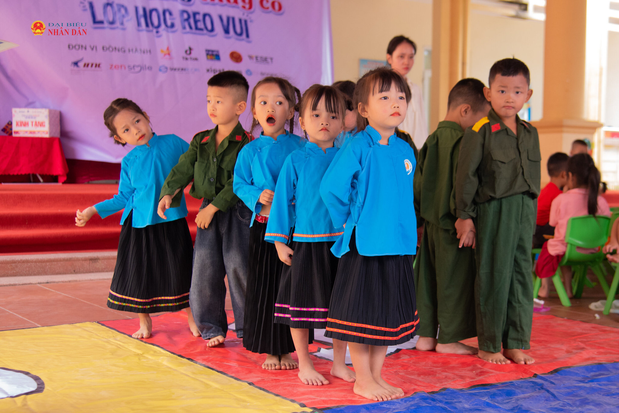 Gieo yêu thương, tiếp thêm động lực cho thầy trò nơi vùng biên vùng biên Hải Sơn