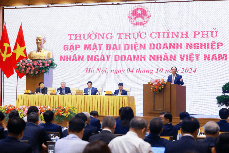 GS.TS. Viện sĩ danh dự, doanh nhân Nguyễn Văn Đệ phát biểu tại Hội nghị Thường trực Chính phủ gặp mặt đại diện doanh nghiệp Việt Nam năm 2024.