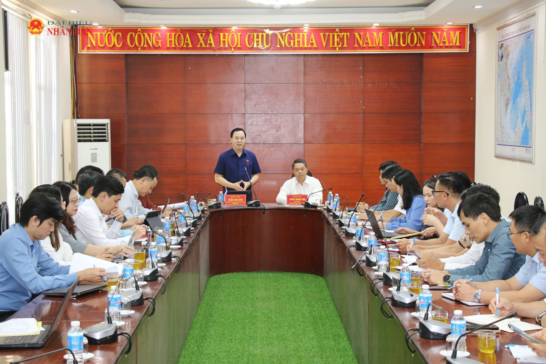 Phó Chủ nhiệm Ủy ban Khoa học, Công nghệ và Môi trường Trần Văn Khải phát biểu tại cuộc làm việc với UBND phường Đông Kinh. Ảnh: Đắc Trường