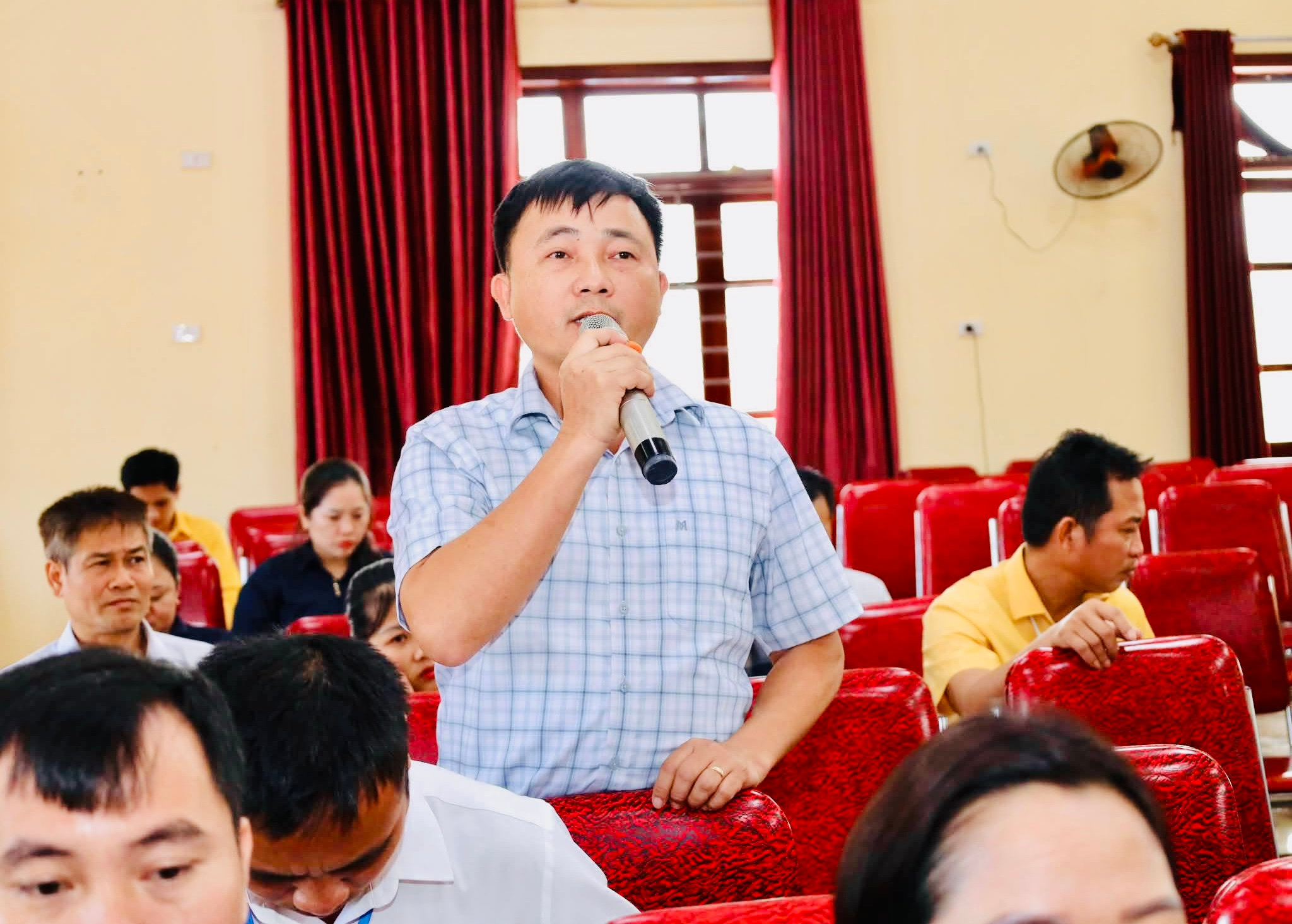 Cử tri xã Tam Hợp phát biểu