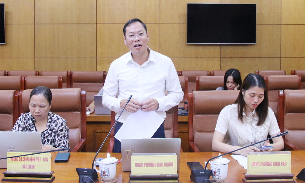 Chủ tịch UBND phường Bắc Giang Trần Văn Thanh phát biểu tại hội nghị