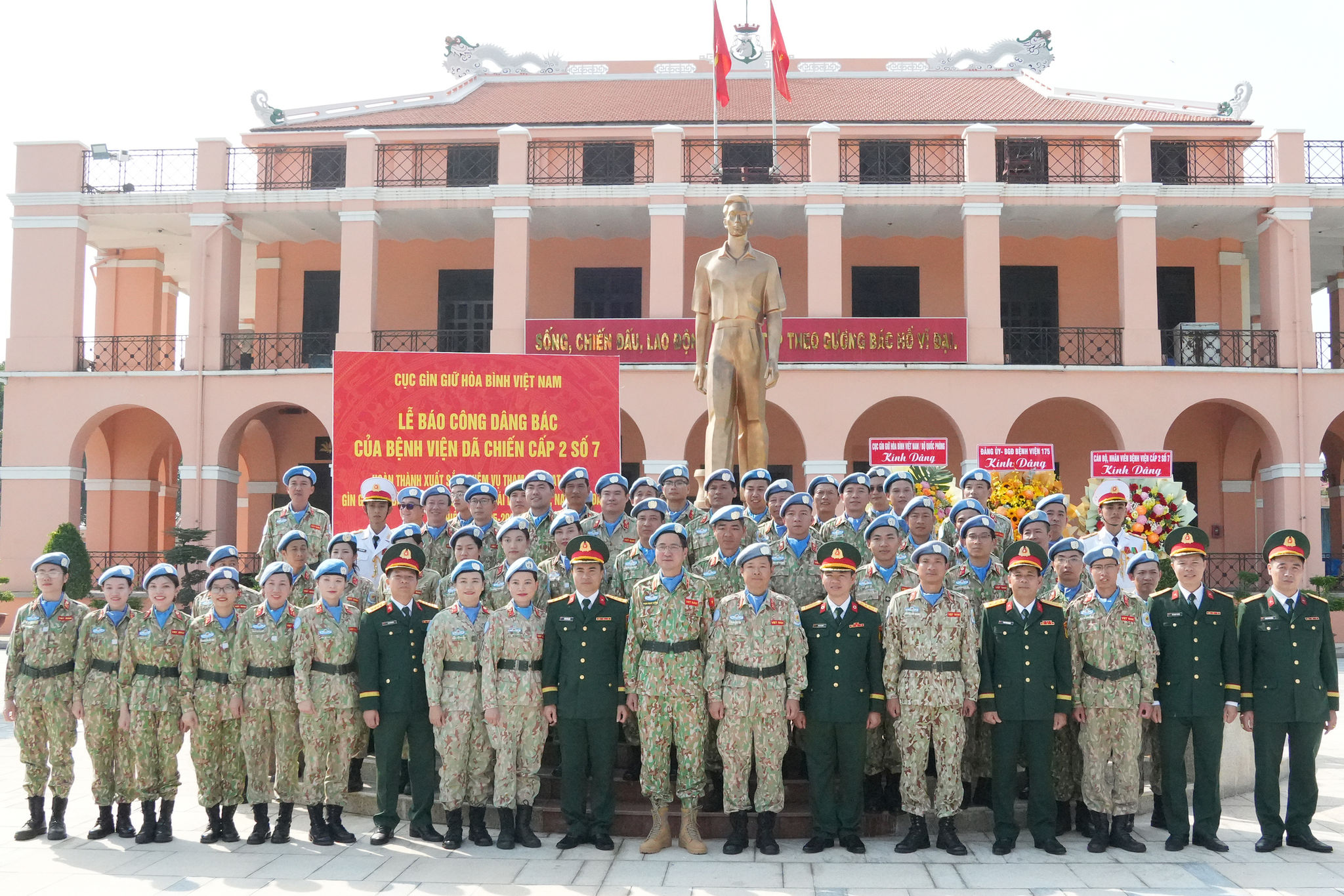 5 Người lính mũ nồi xanh Việt Nam lan tỏa giá trị hòa bình, nhân văn