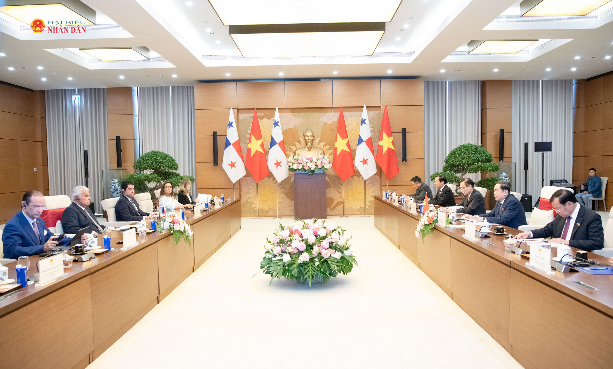 Chủ tịch Quốc hội Trần Thanh Mẫn hội kiến Tổng thống Cộng hòa Panama José Raúl Mulino.4