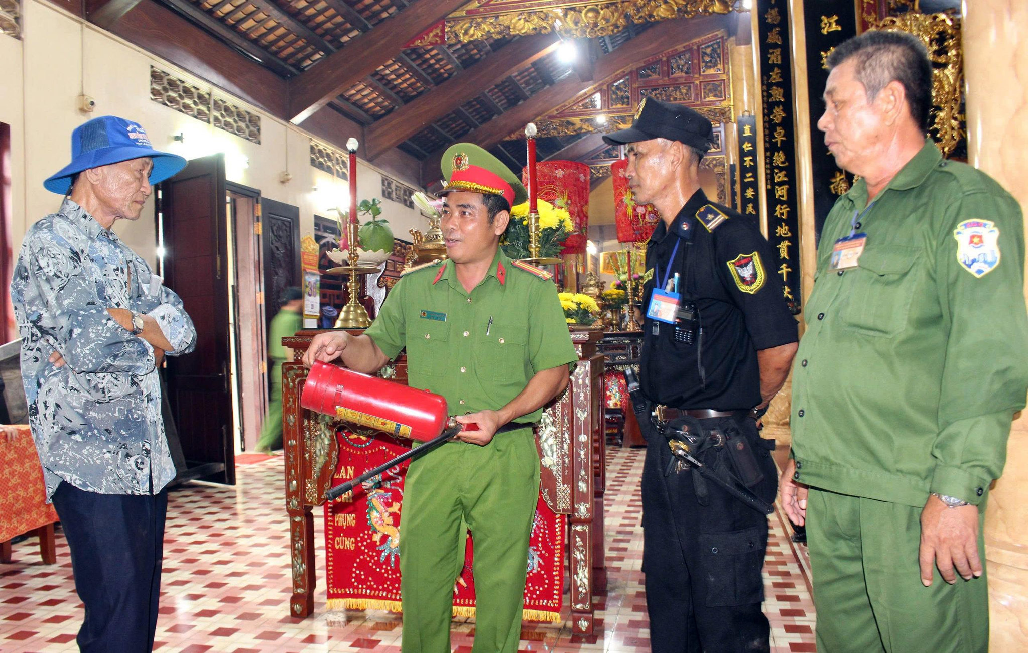 Cong an 2