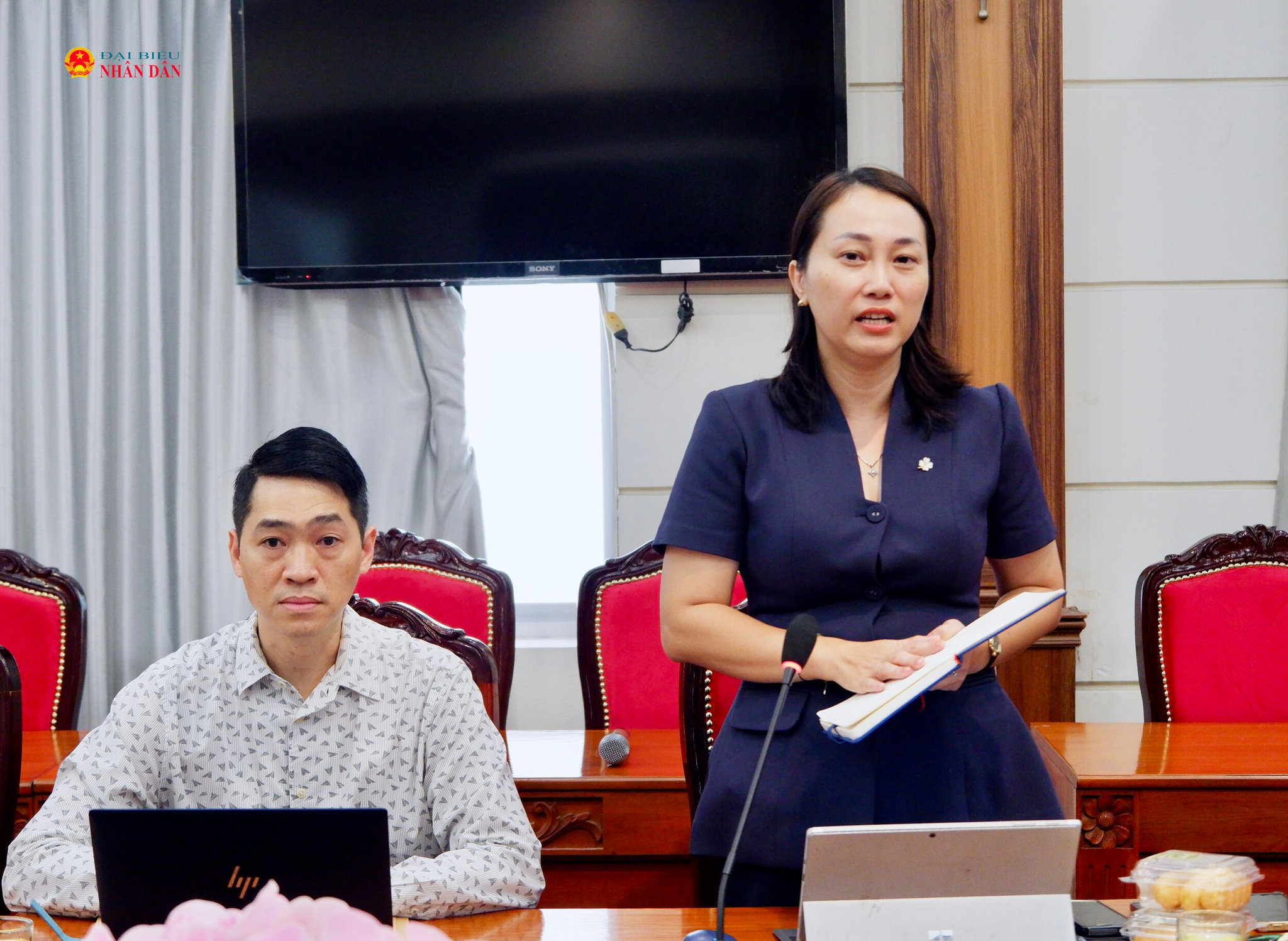 Phó Trưởng Ban Pháp chế HĐND thành phố Nguyễn Thị Thanh Mai phát biểu