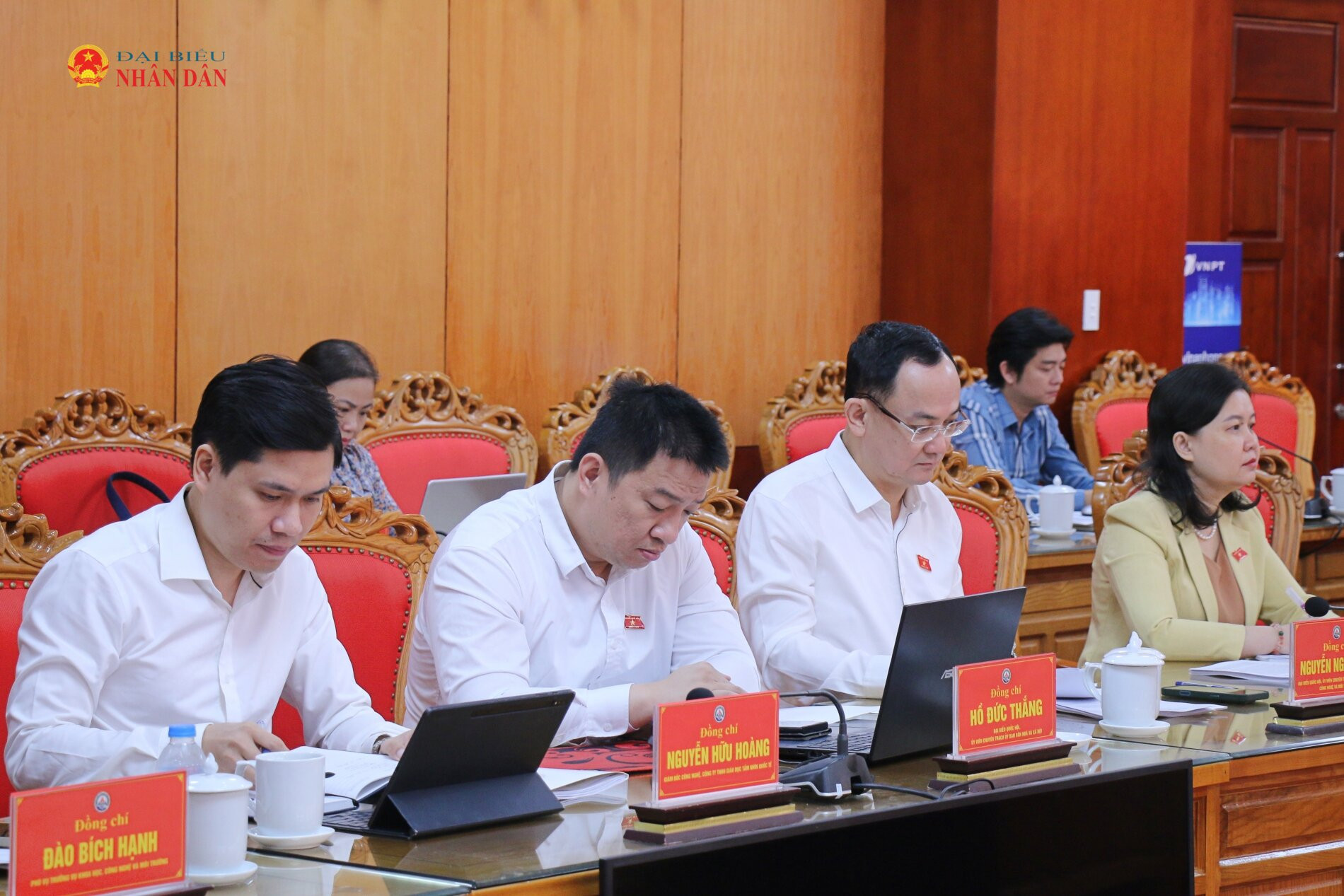 Các thành viên Đoàn giám sát. Ảnh: Đắc Trường