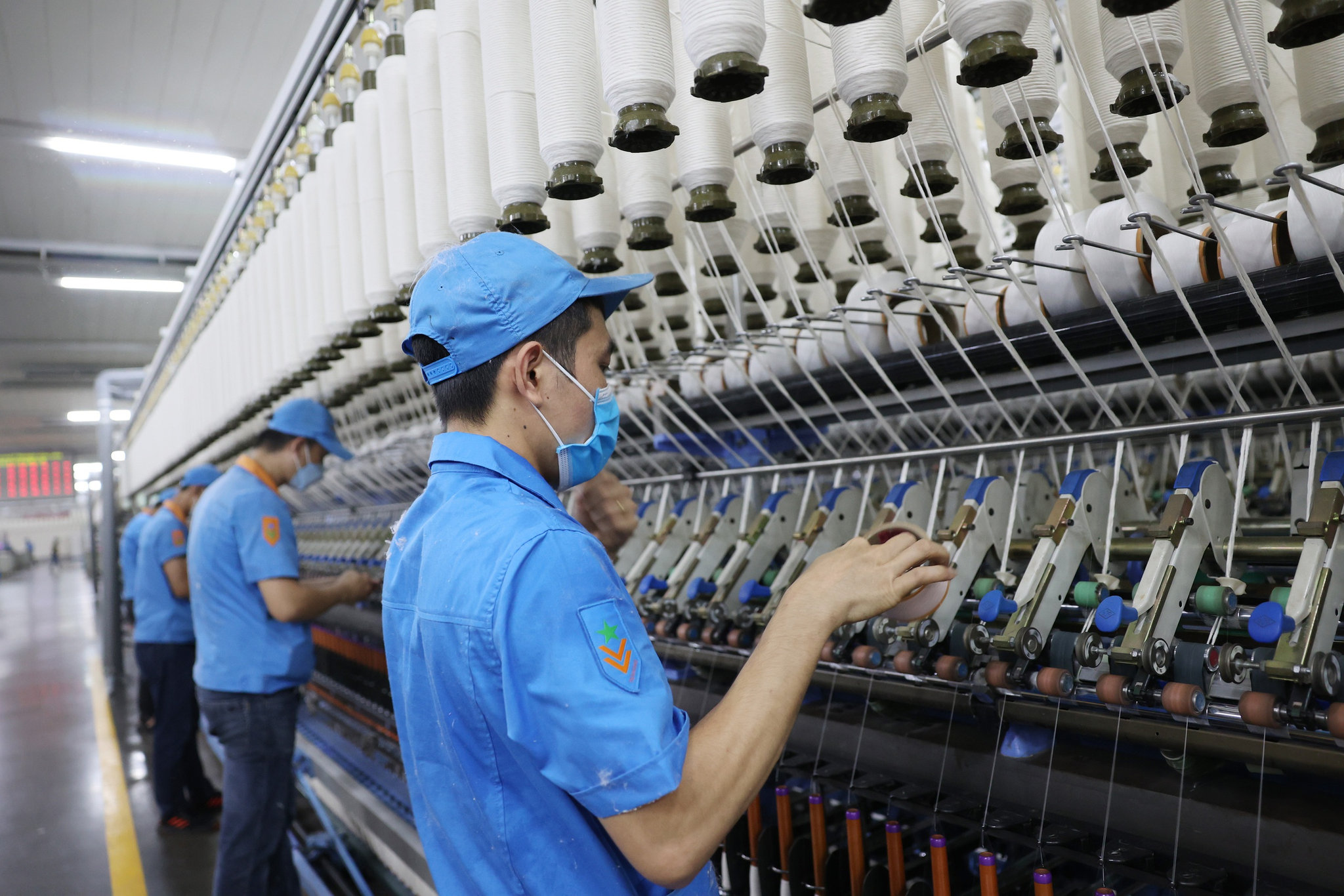 Thu nhập bình quân của người lao động trong quý III đạt 9,2 triệu đồng/tháng, tăng trên 215.000 đồng so với quý trước. Ảnh Nguyễn Khánh