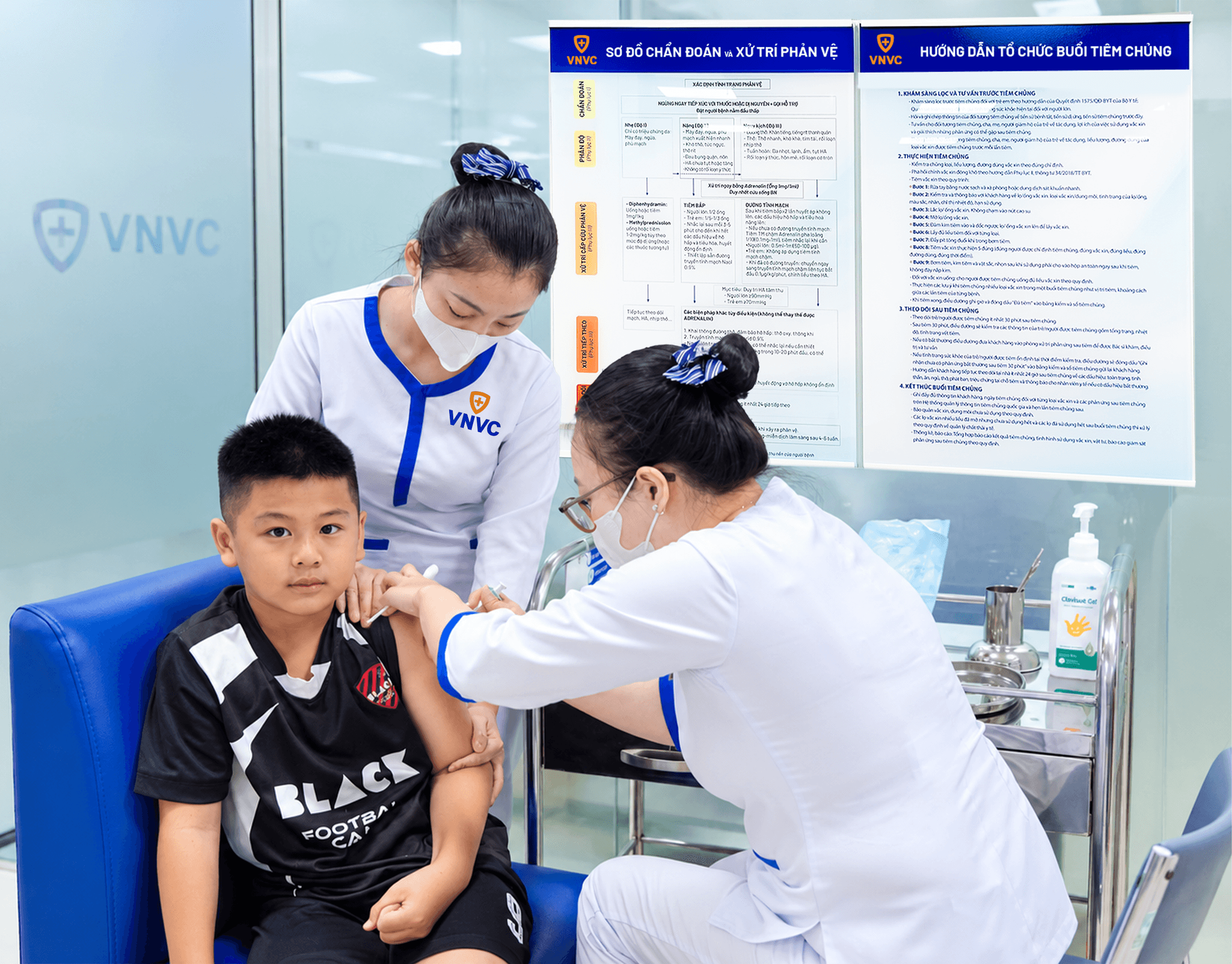 Trẻ tiêm vaccine bổ sung sau khi rà soát lịch sử tiêm chủng