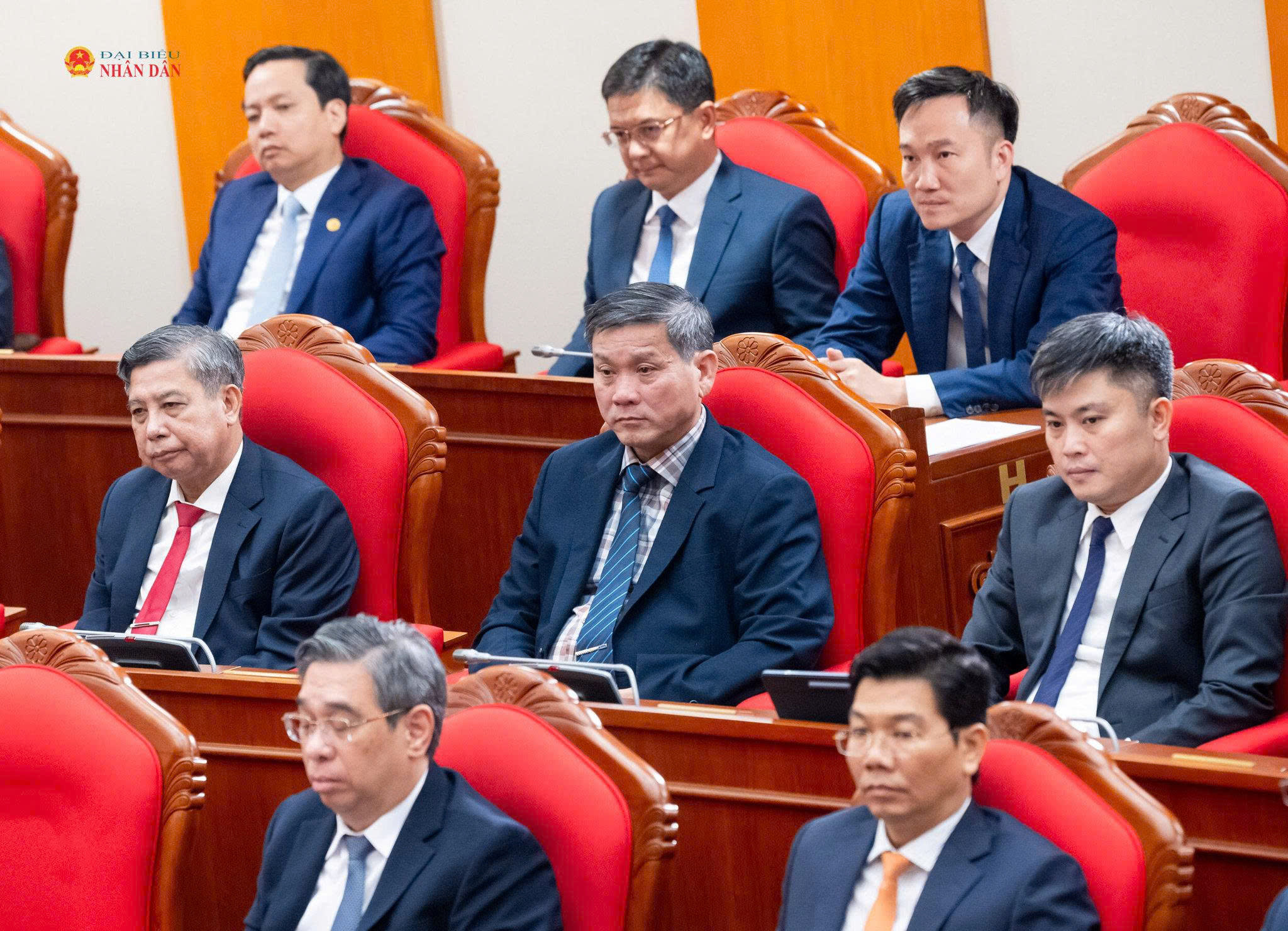Các đại biểu dự phiên bế mạc Hội nghị Trung ương 4, khóa XIV