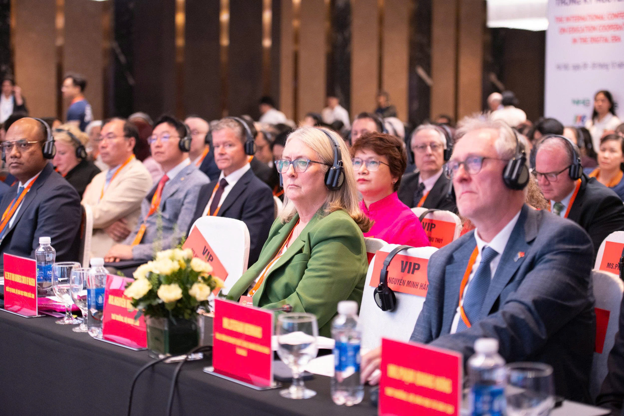Các đại biểu tham dự Hội nghị