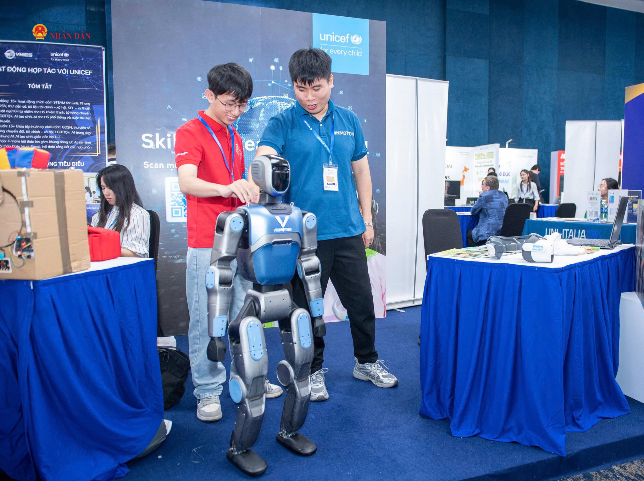 Đáng chú ý, Triển lãm có sự tham gia của nhiều doanh nghiệp công nghệ lớn như Qualcomm, Amazon Web Services (AWS), Google, Meta, ELSA Corp, Khan Academy, MaxHub; cùng các trường đại học có thứ hạng cao trên thế giới như Georgia Institute of Technology (Georgia Tech), Đại học Illinois…