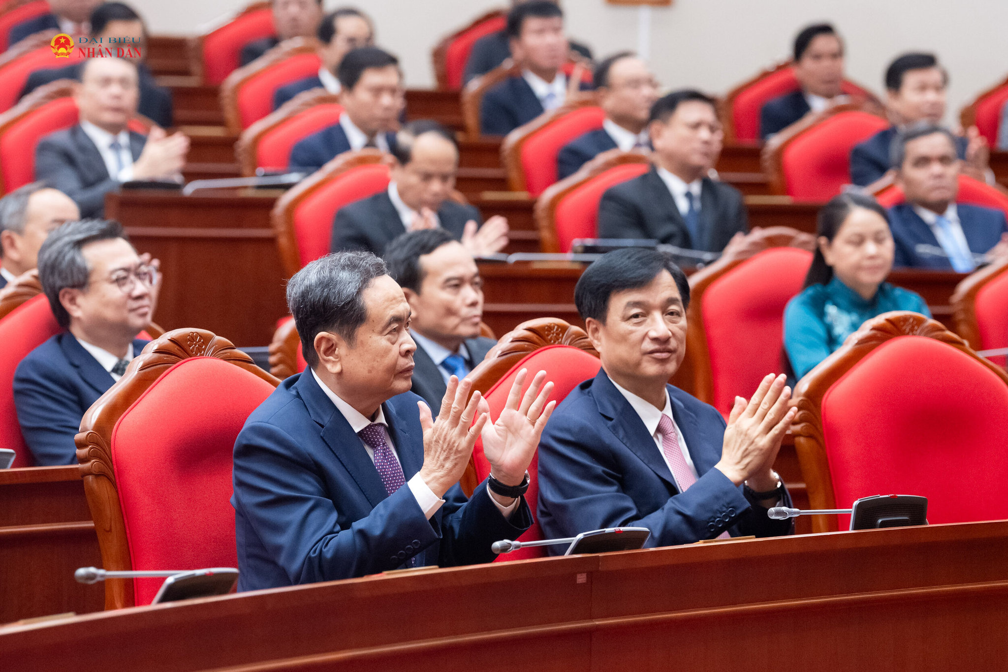 Chủ tịch Quốc hội Trần Thanh Mẫn, Trưởng Ban Tổ chức Trung ương Nguyễn Duy Ngọc tại phiên bế mạc hội nghị