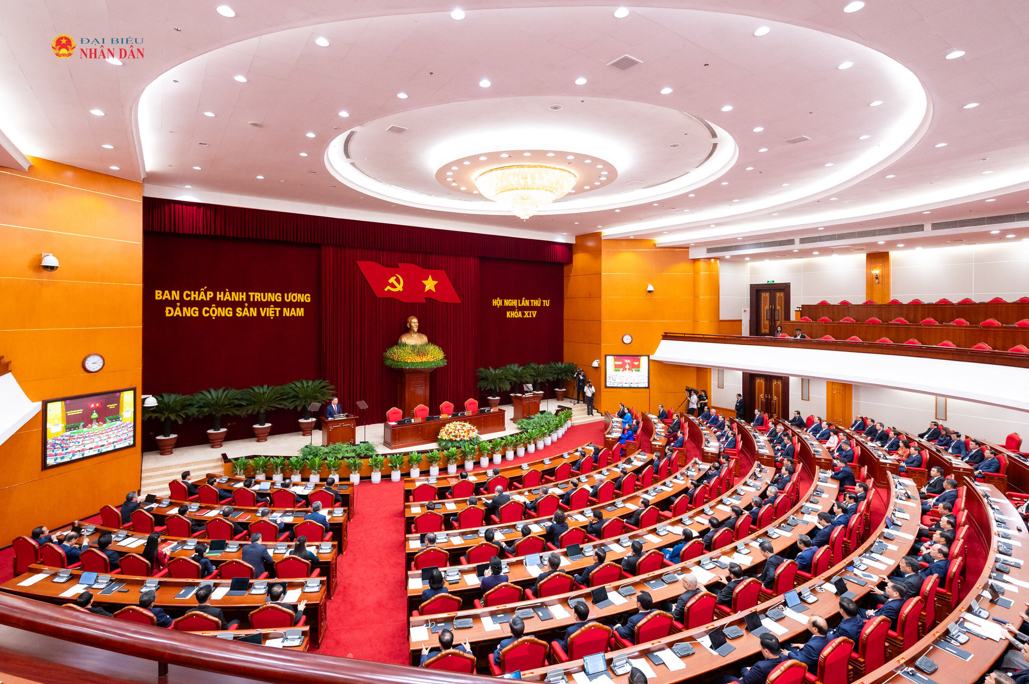 Quang cảnh phiên bế mạc Hội nghị Trung ương 4, khóa XIV