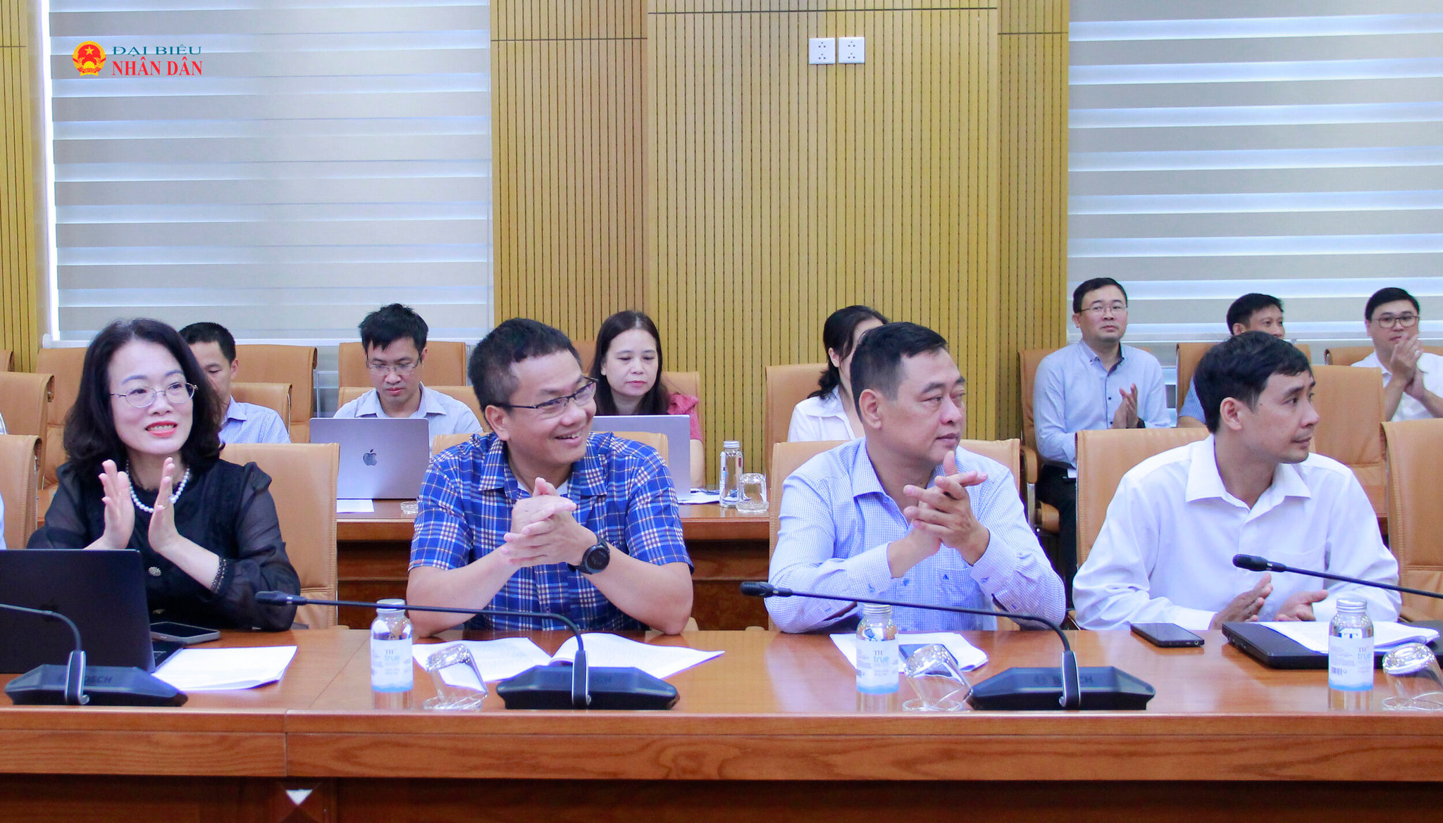 Các đại biểu dự hội nghị