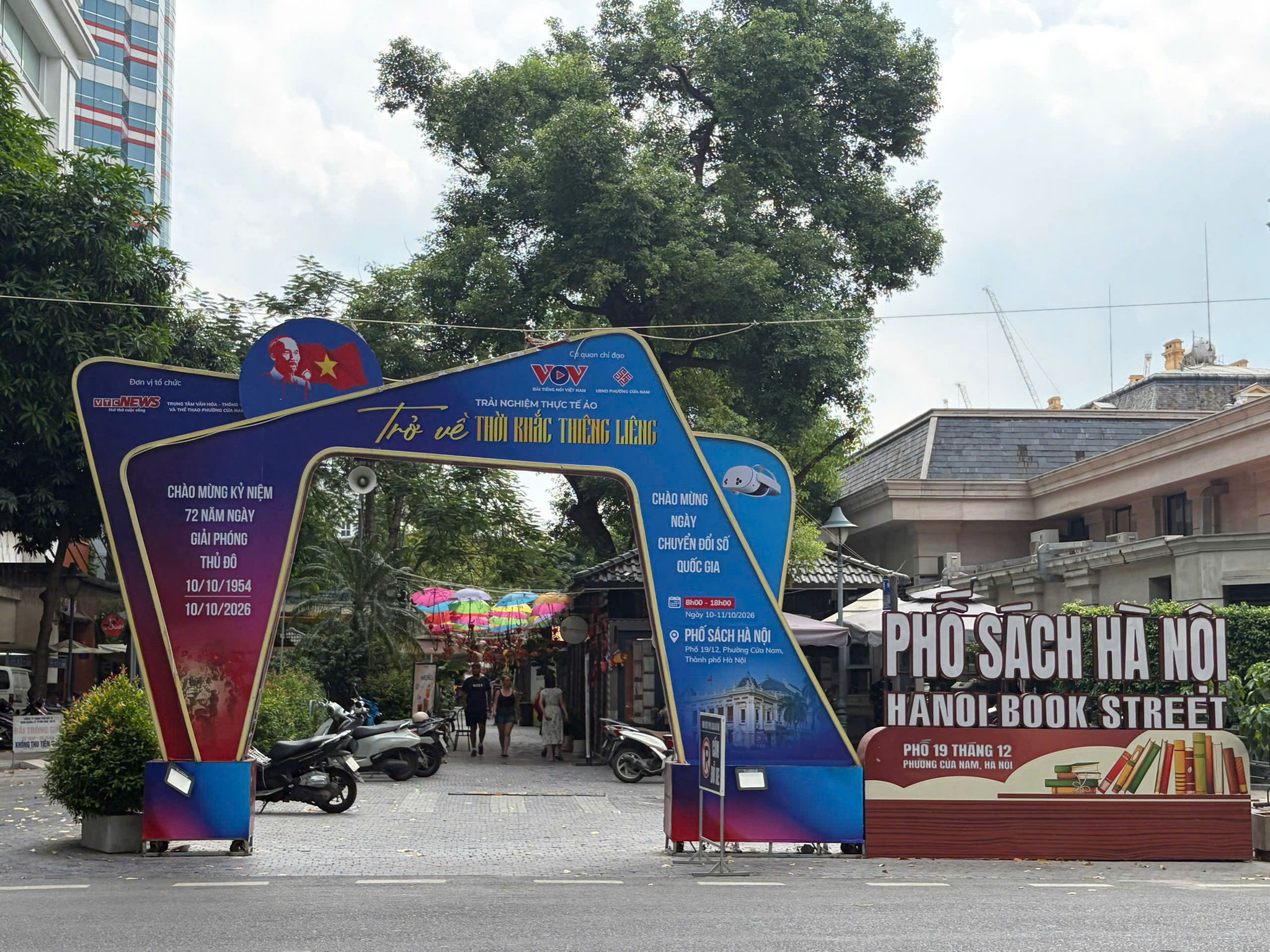 Chương trình phục vụ công chúng từ 8 -18h mỗi ngày, tại Phố sách Hà Nội, nhân kỷ niệm 72 năm Ngày Giải phóng Thủ đô