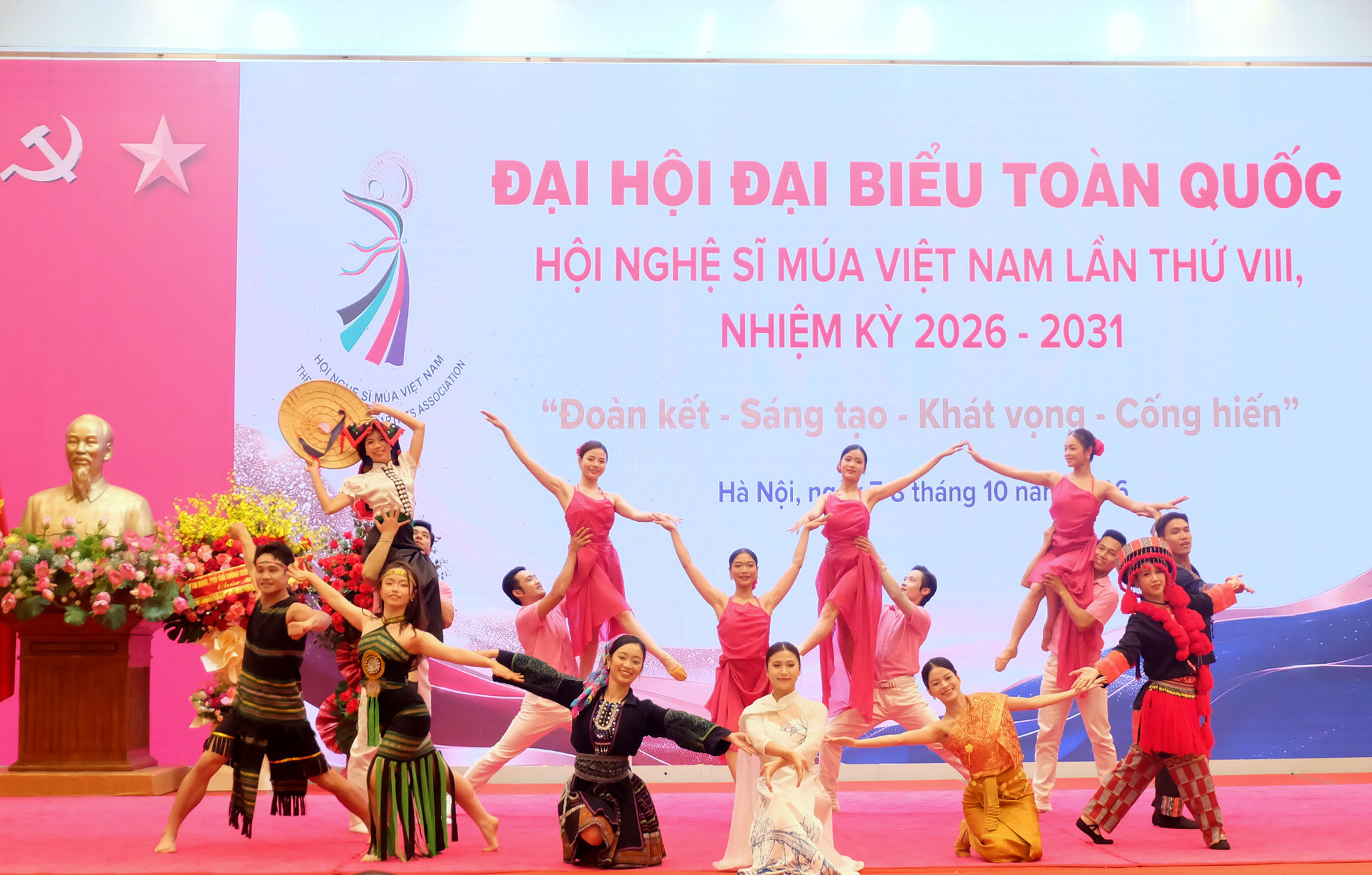 Bảo tồn tinh hoa gắn với phát triển sáng tạo di sản nghệ thuật múa dân gian các dân tộc Việt Nam