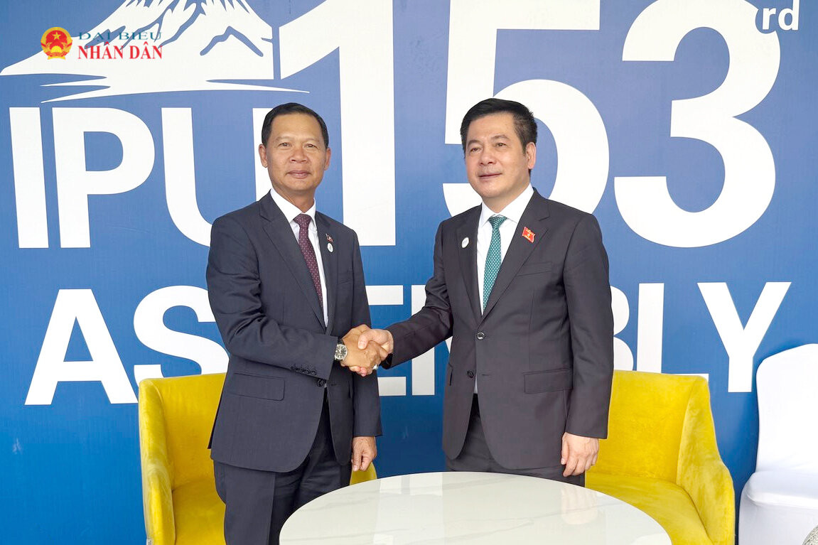 Phó Chủ tịch Quốc hội Nguyễn Hồng Diên gặp Chủ nhiệm Ủy ban Đối ngoại của Quốc hội Lào Khaykhamphithoune Phoxay