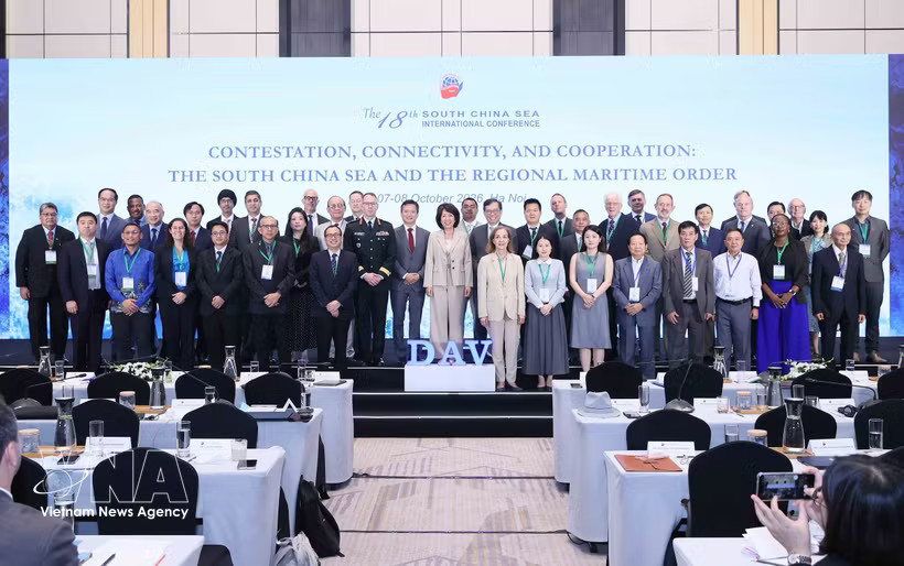 Participants in the 18th international conference on the East Sea in Hanoi (Photo: VNA)