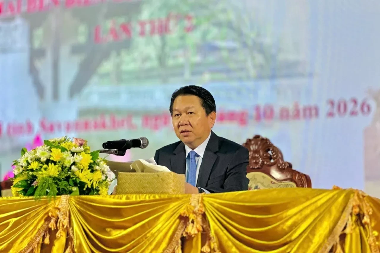 Thứ trưởng Bộ Ngoại giao Lào, Trưởng đoàn đại biểu Lào Anouparb Vongnorkeo tham dự Hội nghị. (