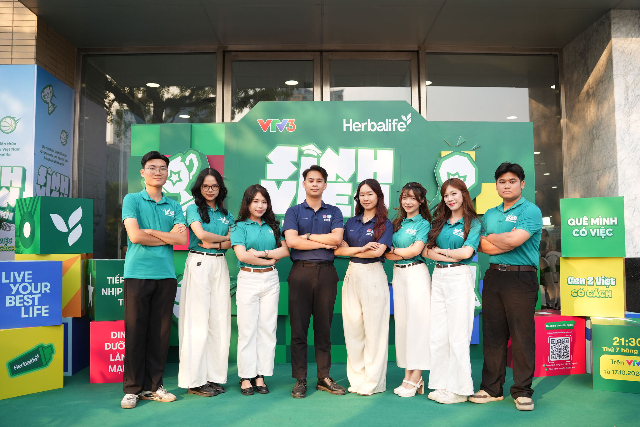 Các đội ra mắt