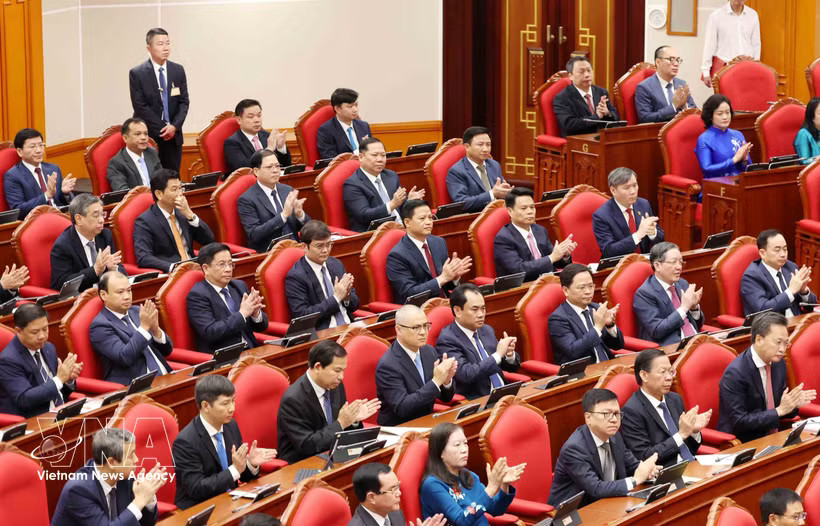 Officials attend the fourth plenum of the 14th Party Central Committee (Photo: VNA) 