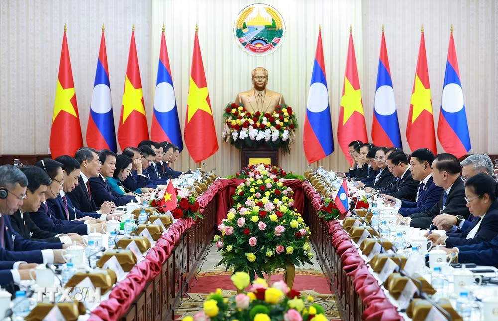 Toàn cảnh hội đàm