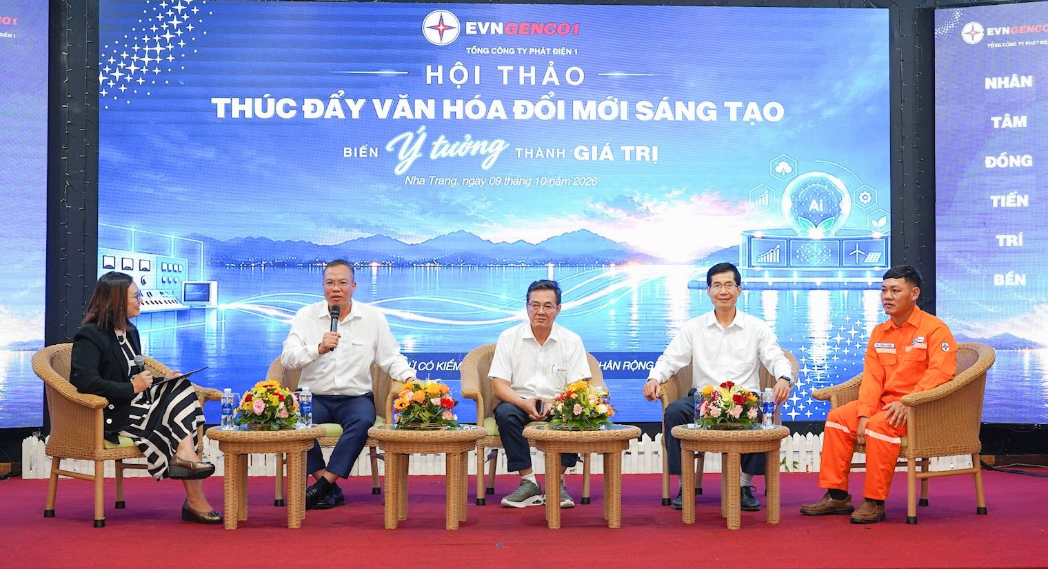 Tổng Giám đốc EVNGENCO1 Lê Hải Đăng trao đổi tại tọa đàm “Điều gì đang cản trở người EVNGENCO1 đổi mới?”, tập trung nhận diện rào cản và giải pháp thúc đẩy đổi mới sáng tạo
