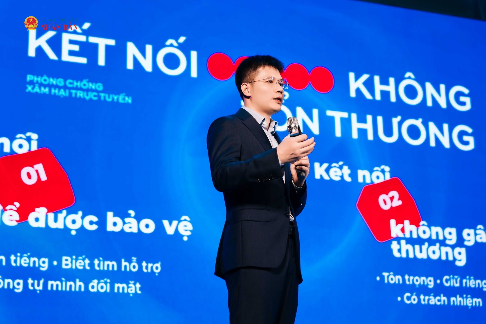 Đánh giá việc ngày càng nhiều trường học tham gia chiến dịch, ông bày tỏ vui mừng khi các nhà trường đã nhận diện rõ hơn vấn đề và chủ động vào cuộc. Theo ông, kỹ năng số thiết yếu dành cho trẻ em cần được bồi đắp thường xuyên trong quá trình học tập, thay vì chỉ được trang bị qua những sự kiện…
