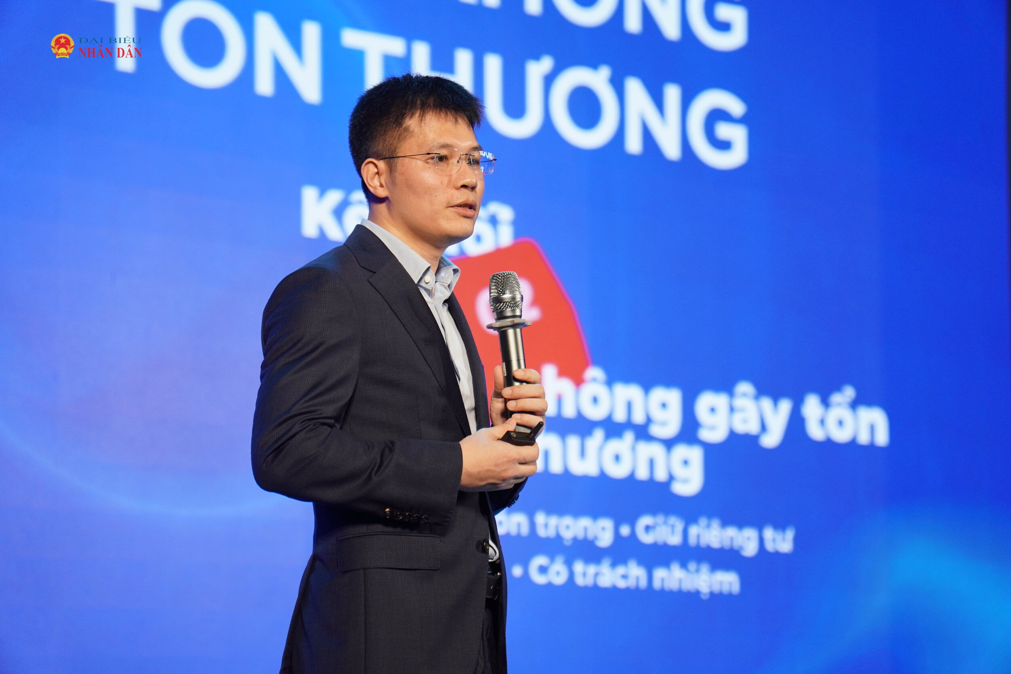Thượng tá Nguyễn Tiến Cường - Trưởng phòng tham mưu tổng hợp, Cục An ninh mạng, Bộ Công an giới thiệu tổng quan chiến dịch ”Không một mình 2026”.