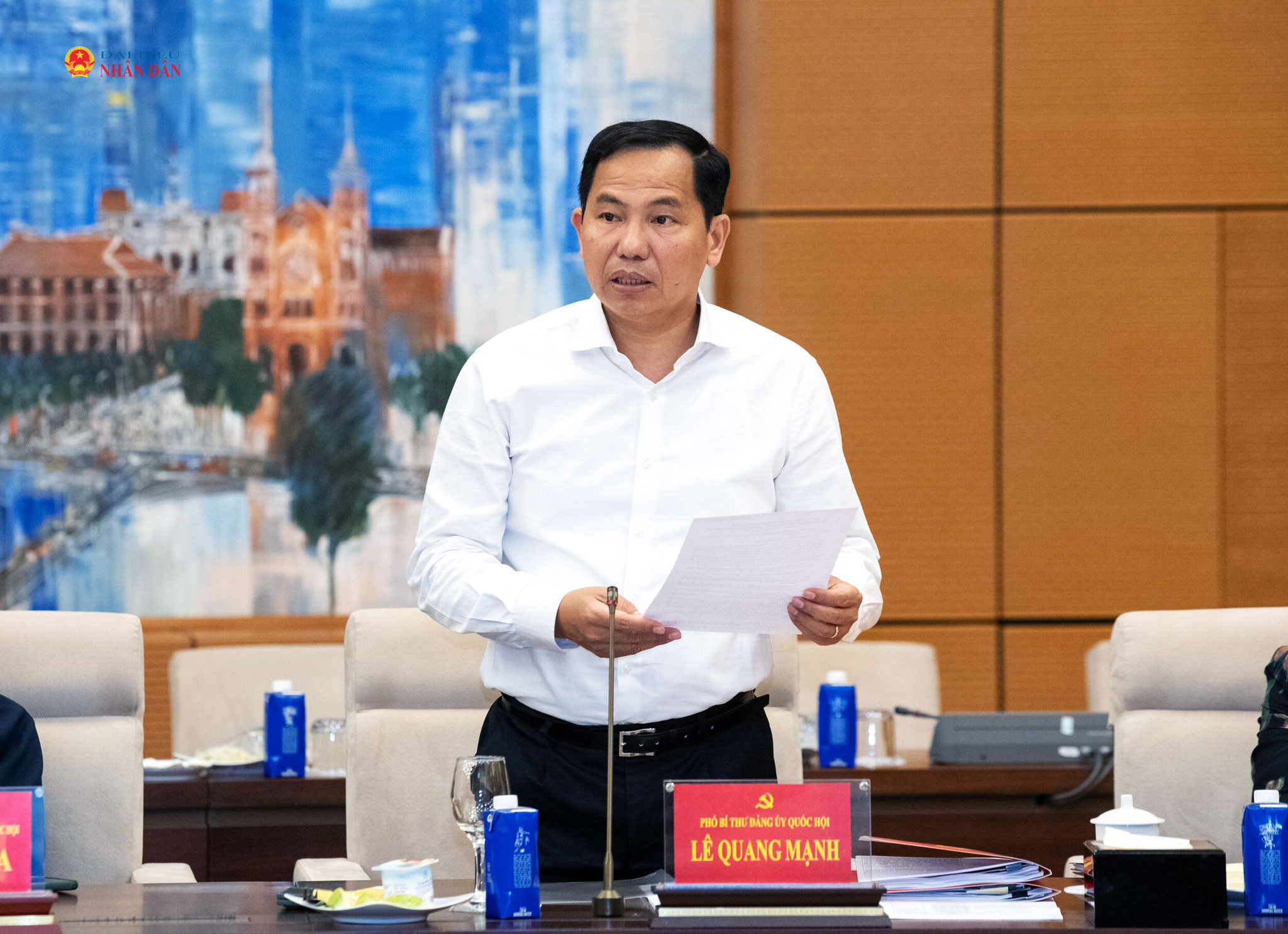 Phó Bí thư Đảng ủy Quốc hội, Tổng Thư ký Quốc hội, Chủ nhiệm Văn phòng Quốc hội Lê Quang Mạnh phát biểu tại hội nghị