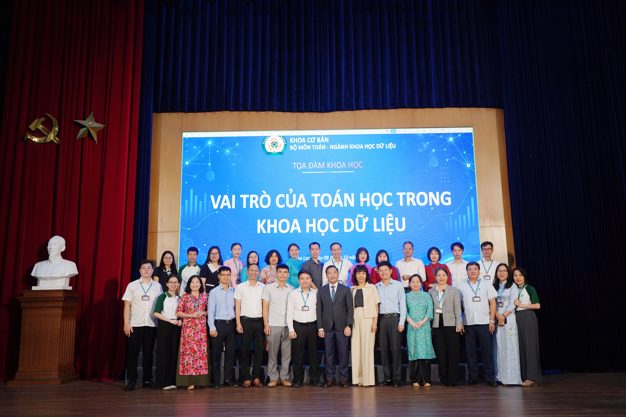Các đại biểu tham dự Toạ đàm