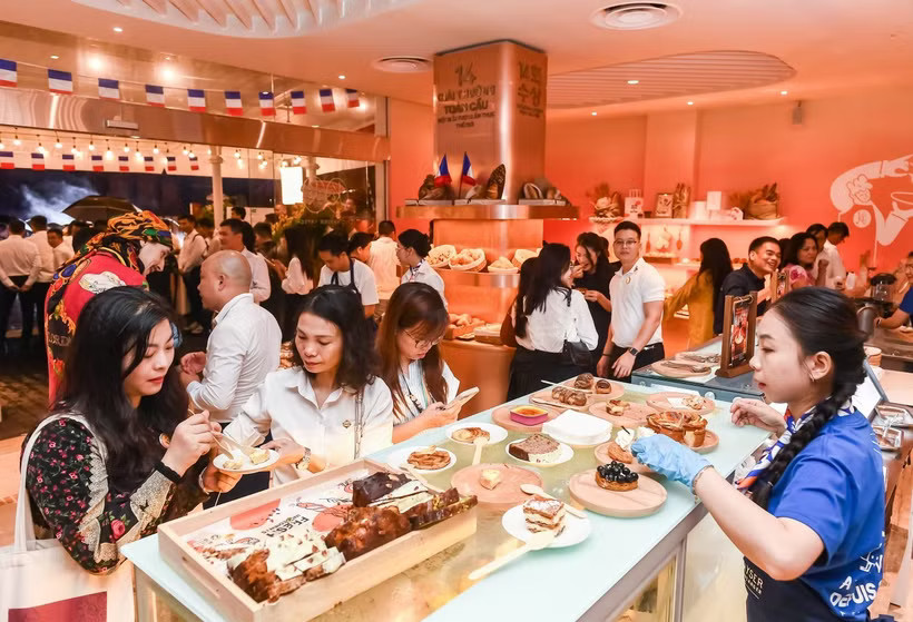 On October 20, every woman visiting Maison Éric Kayser Phu Quoc will receive a complimentary cookie and greeting card (Photo: Sun Group)
