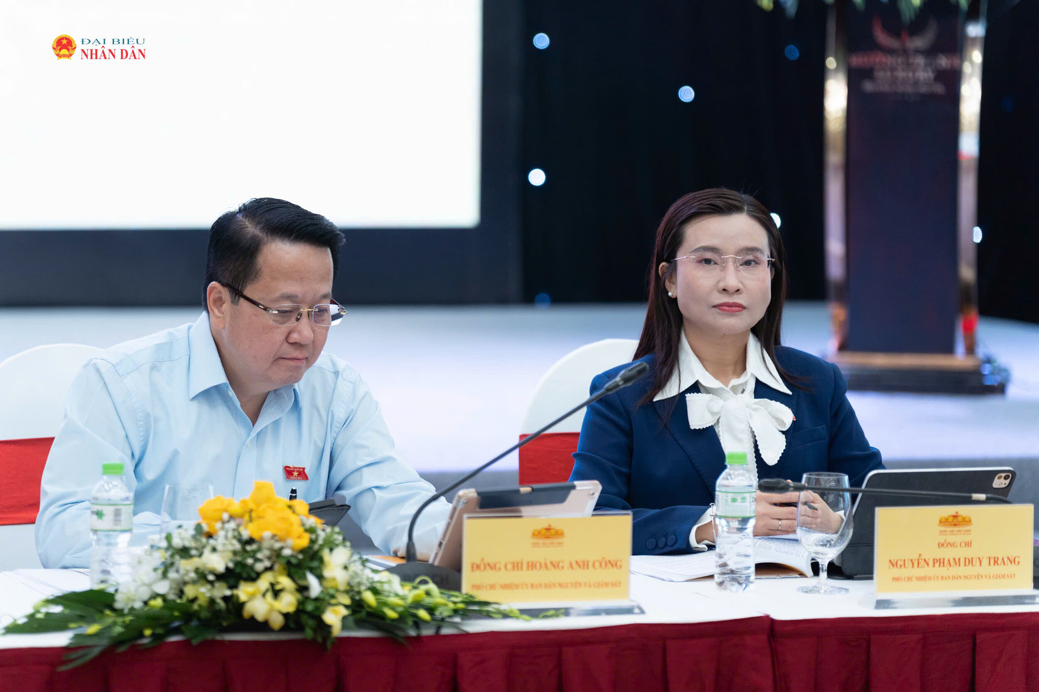 Phó Chủ nhiệm Ủy ban Dân nguyện và Giám sát Nguyễn Phạm Duy Trang điều hành phiên thảo luận