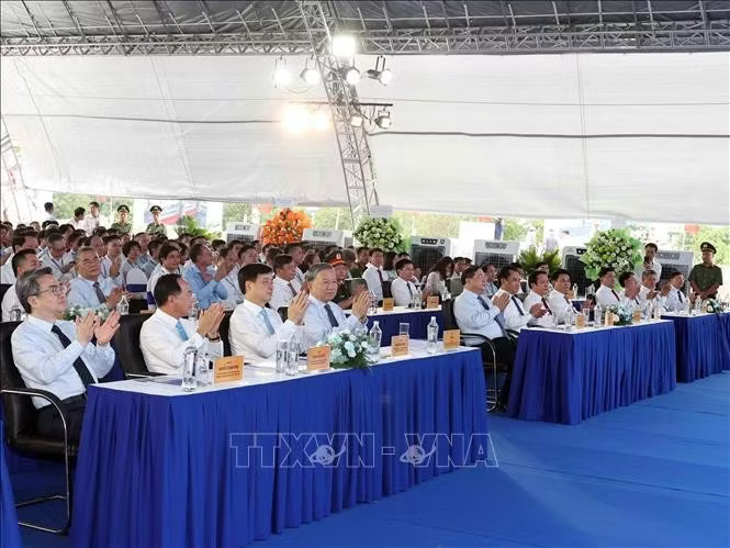 Tổng Bí thư, Chủ tịch nước Tô Lâm và các đại biểu dự Lễ khởi công Dự án nâng cấp, hiện đại hóa và cải thiện môi trường nước hệ thống thủy lợi Bắc Hưng Hải