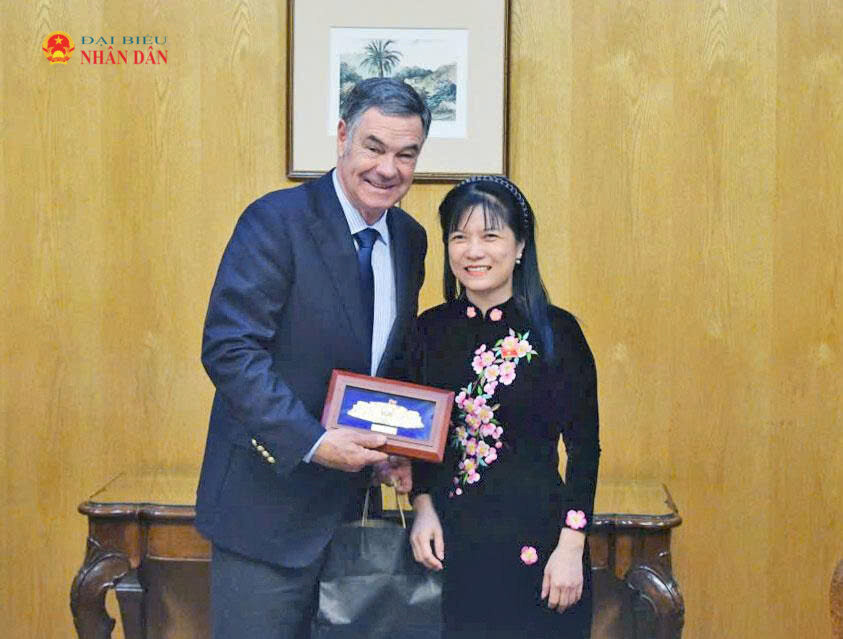 Đoàn hội kiến Chủ nhiệm Ủy ban Đối ngoại của Thượng viện Chile, Thượng nghị sĩ Manuel José Ossandón Irarrázabal