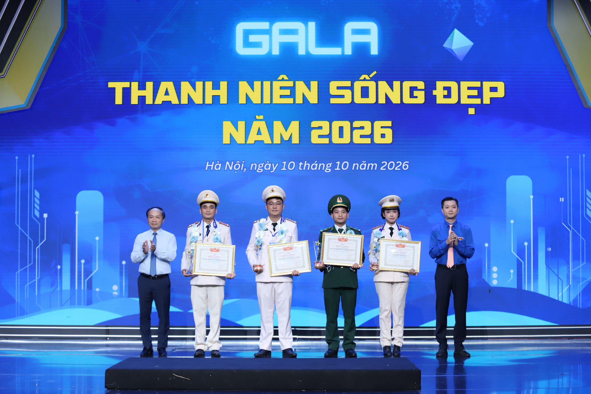Tôn vinh 15 thanh niên sống đẹp, lan toả năng lượng tích cực cho cộng đồng