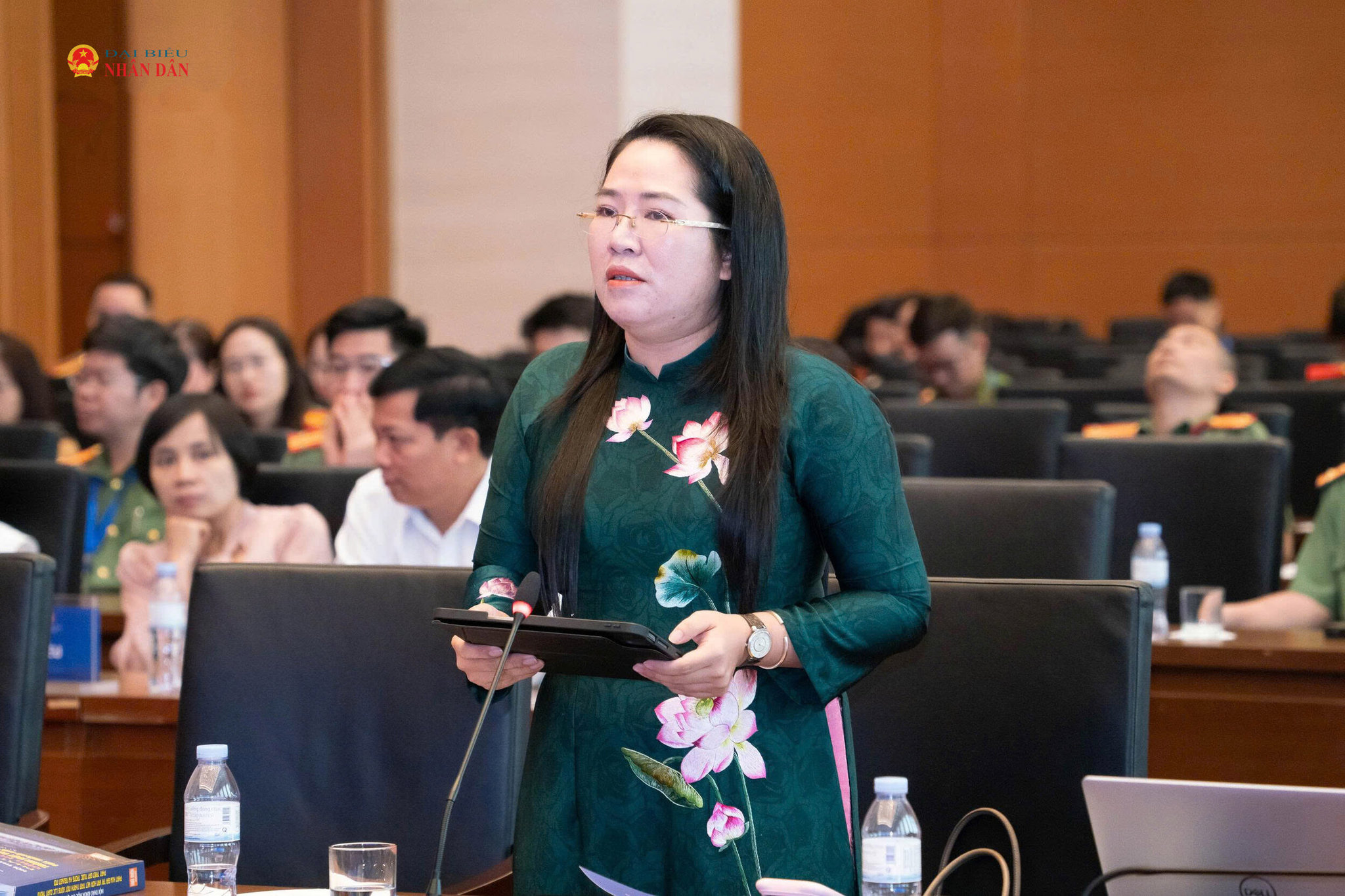 TS. Nguyễn Thị Phương Thúy, Bí thư Đảng ủy xã Kim Liên chia sẻ tại hội thảo