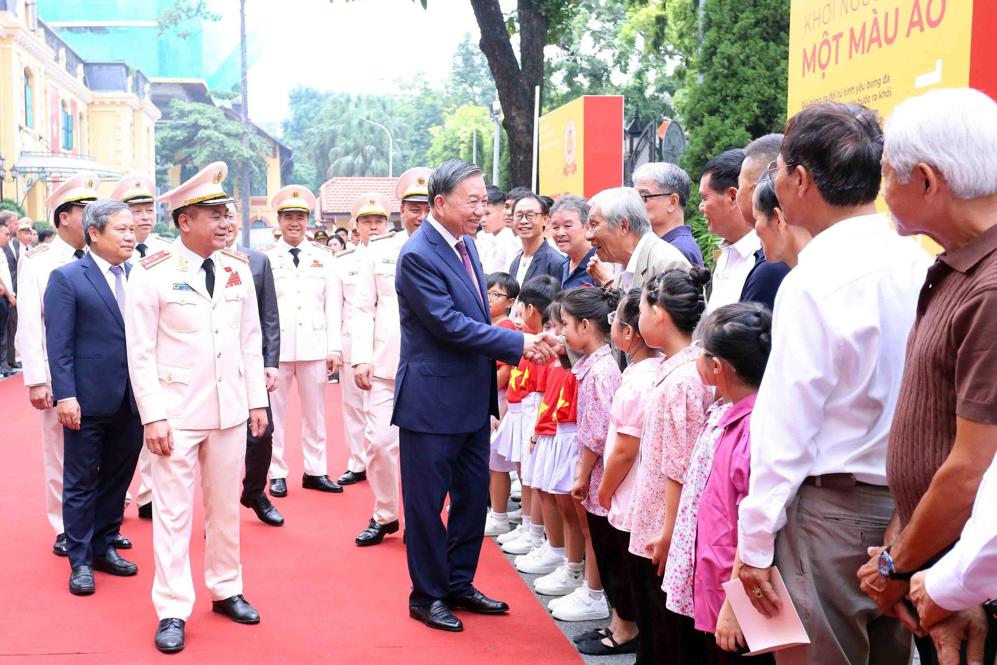 Tổng Bí thư, Chủ tịch nước Tô Lâm gửi lời động viên và tri ân các cựu danh thủ lão thành của Câu lạc bộ Bóng đá Công an Hà Nội