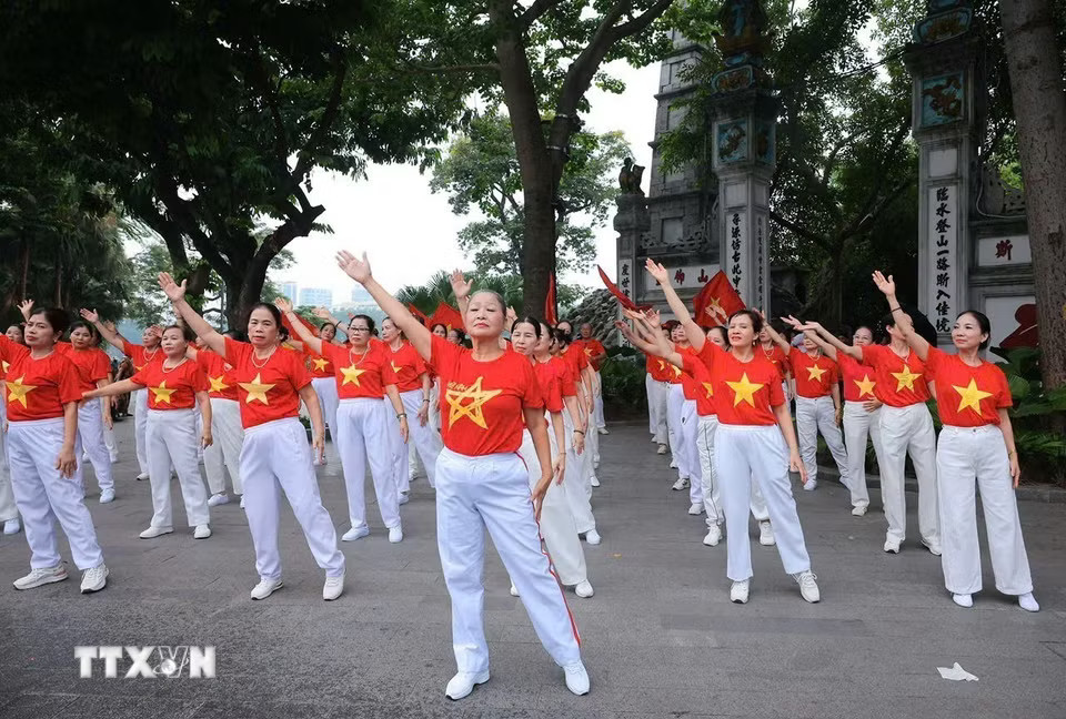 Thường trực Ban Bí thư Trần Cẩm Tú dự Lễ phát động phong trào mỗi người dân tập luyện ít nhất một môn thể thao